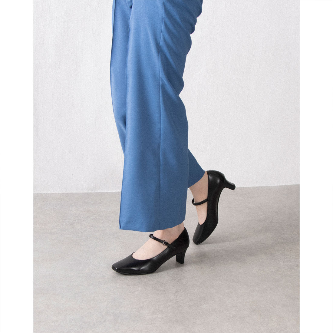 ヒミコ 卑弥呼 【撥水レザー/冠婚葬祭や就活に】5cmヒールスクエアトゥストラップパンプス/600004