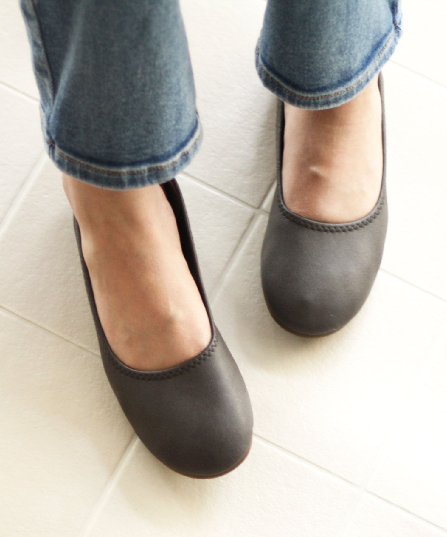 Elama ELAMA ELAMA / Elama Made in Japan Round Toe Soft Lightweight Flat Pumps / husky