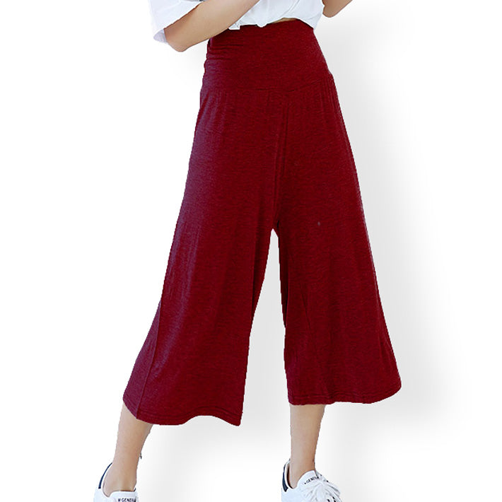 AIKA ica Thin, soft, stretchy material Cut and sewn 3/4 length gaucho pants Wide pants