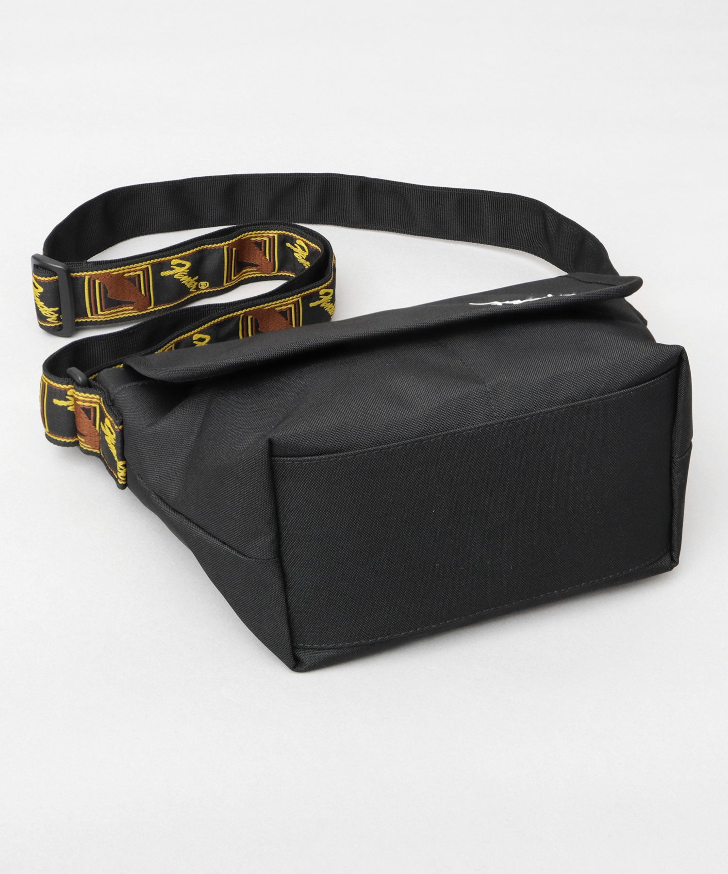 フェンダー FENDER フラップ ショルダーバッグ メンズ レディース メッセンジャーバッグ ミニショルダー