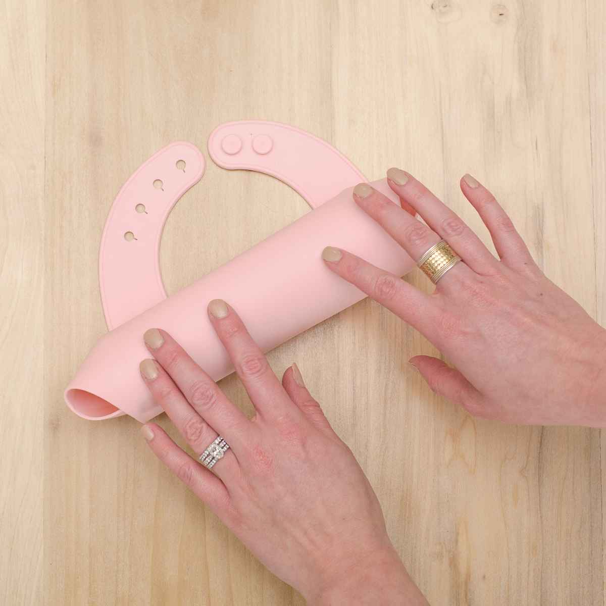 ベラトゥーノ BELLA TUNNO ビブ シリコン製 6ヶ月~3歳 Wonder Bib【返品不可商品】