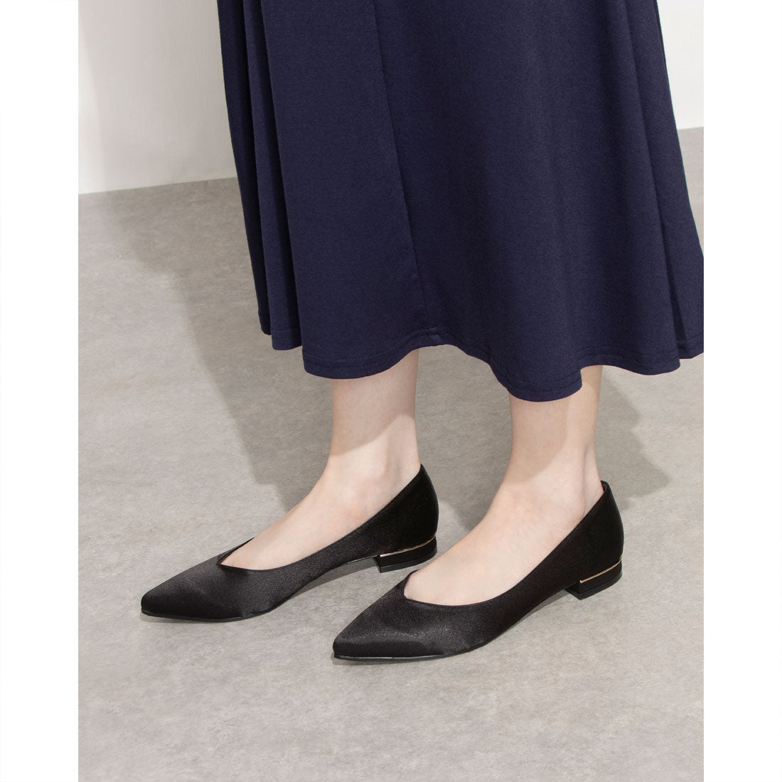 アイケープラス IKplus 【日本製】【ネット限定】美脚ポインテッドトゥ フラットパンプス 1515 ■ブラックサテン■