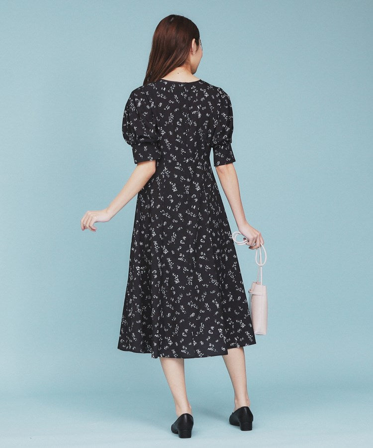 インデックス index フラワーパイピングVネックフレアワンピース【洗濯機可・イージーアイロン】 (アイボリー(104)) アイボリー(104)