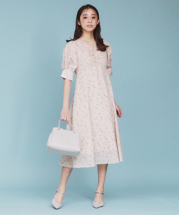 インデックス index フラワーパイピングVネックフレアワンピース【洗濯機可・イージーアイロン】 (アイボリー(104)) アイボリー(104)