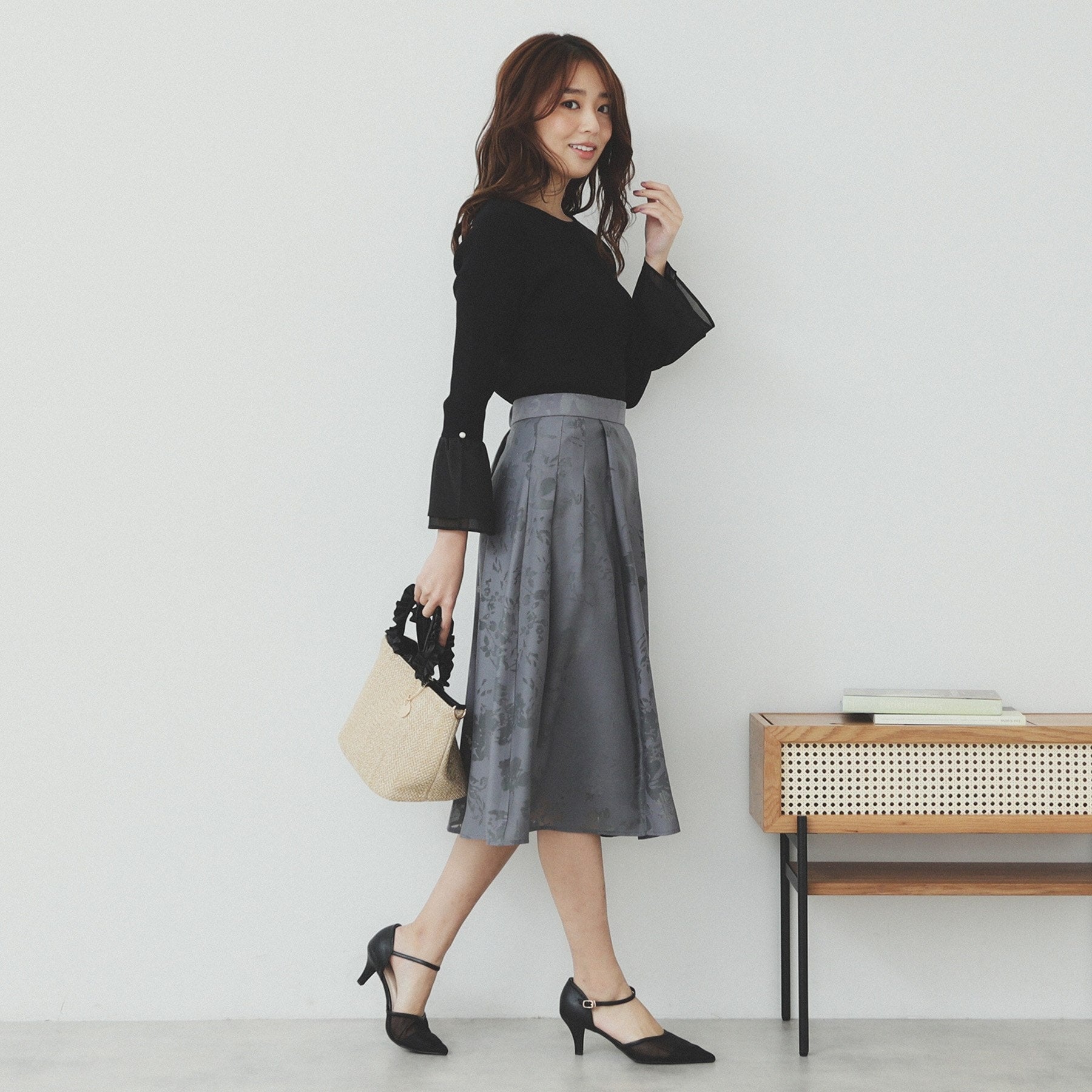 インデックス index リブオーガンフレアスリーブニット【洗濯機可】 (ブラック(019)) ブラック(019)