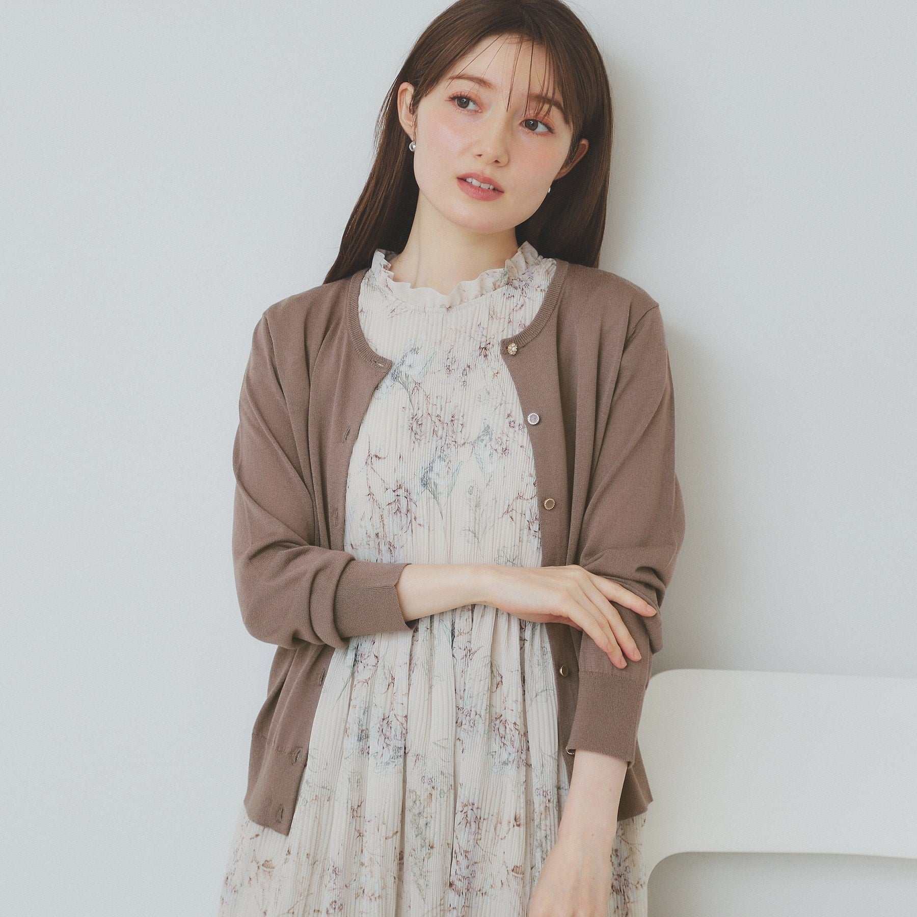 インデックス index クールタッチ ビジューボタンニットカーディガン【洗濯機可・抗ピル・接触冷感】 (ライトグリーン(020)) ライトグリーン(020)