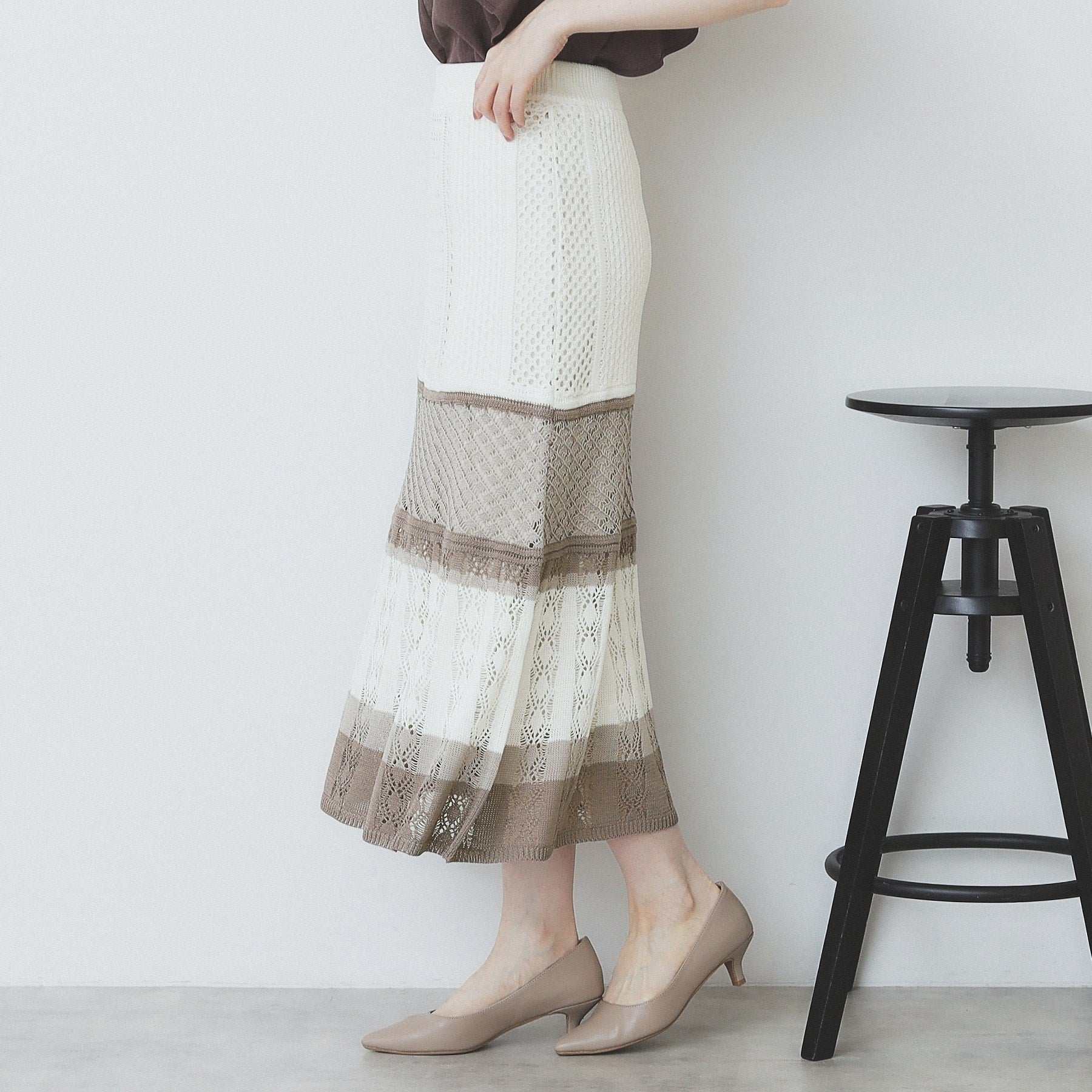 インデックス index 透かし編みフレアニットスカート【洗濯機可】 (オフホワイト(303)) オフホワイト(303)