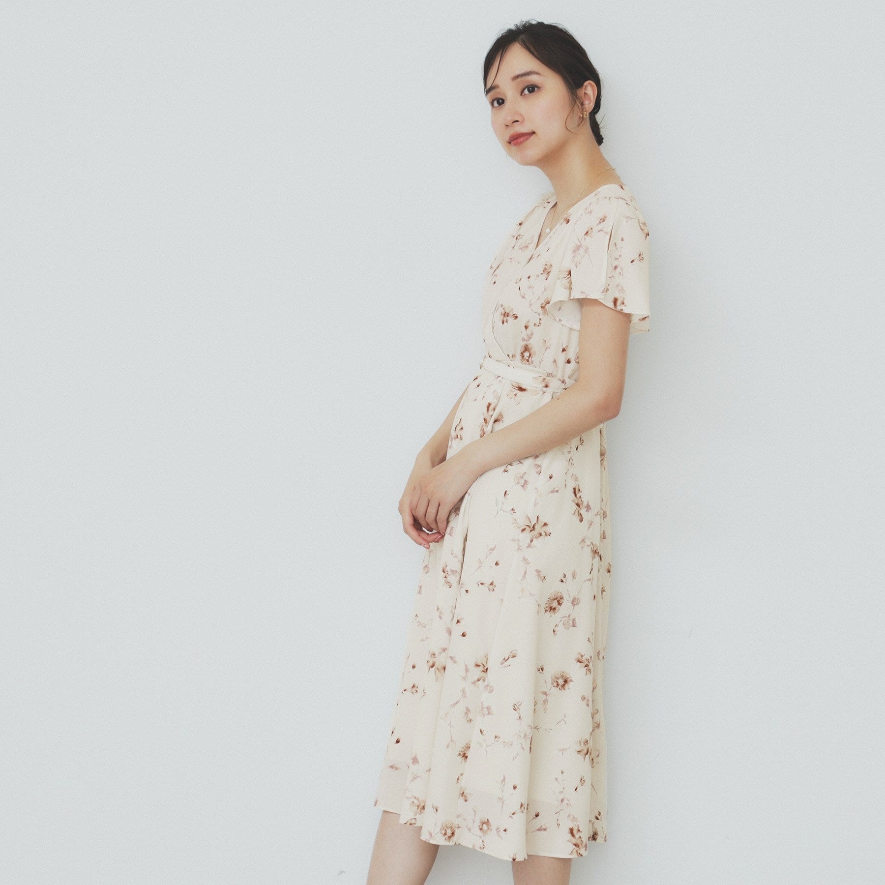 インデックス index カシュクールフラワーフレアスリーブワンピース【洗濯機可】 (ライトベージュ(151)) ライトベージュ(151)