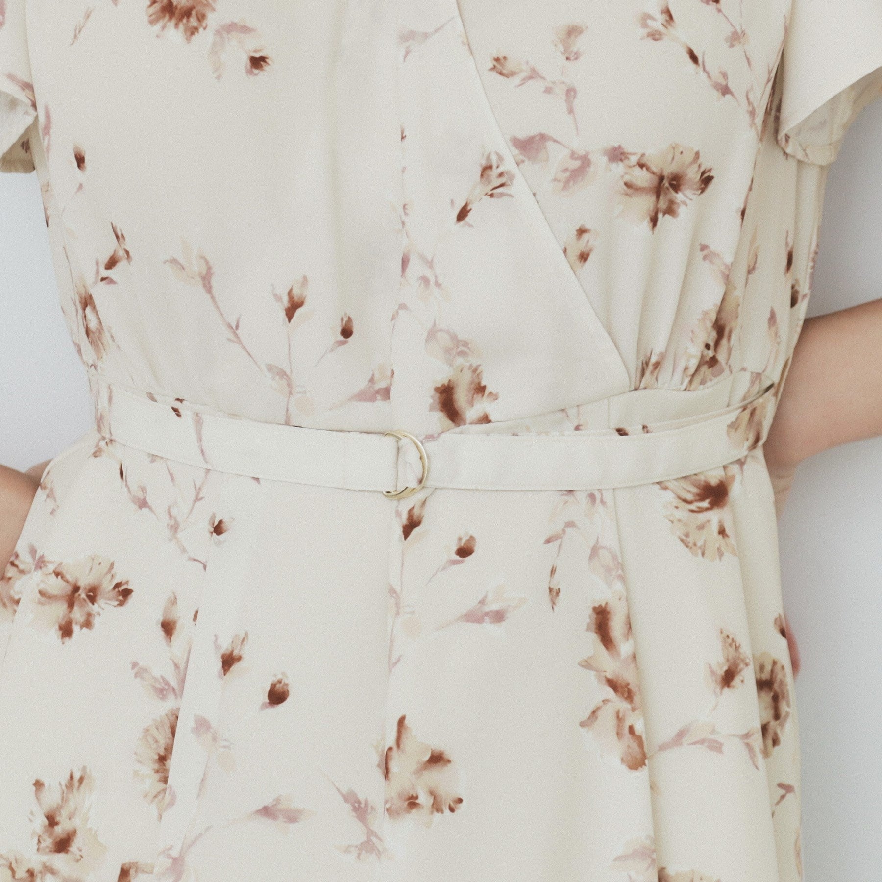 インデックス index カシュクールフラワーフレアスリーブワンピース【洗濯機可】 (ライトベージュ(151)) ライトベージュ(151)