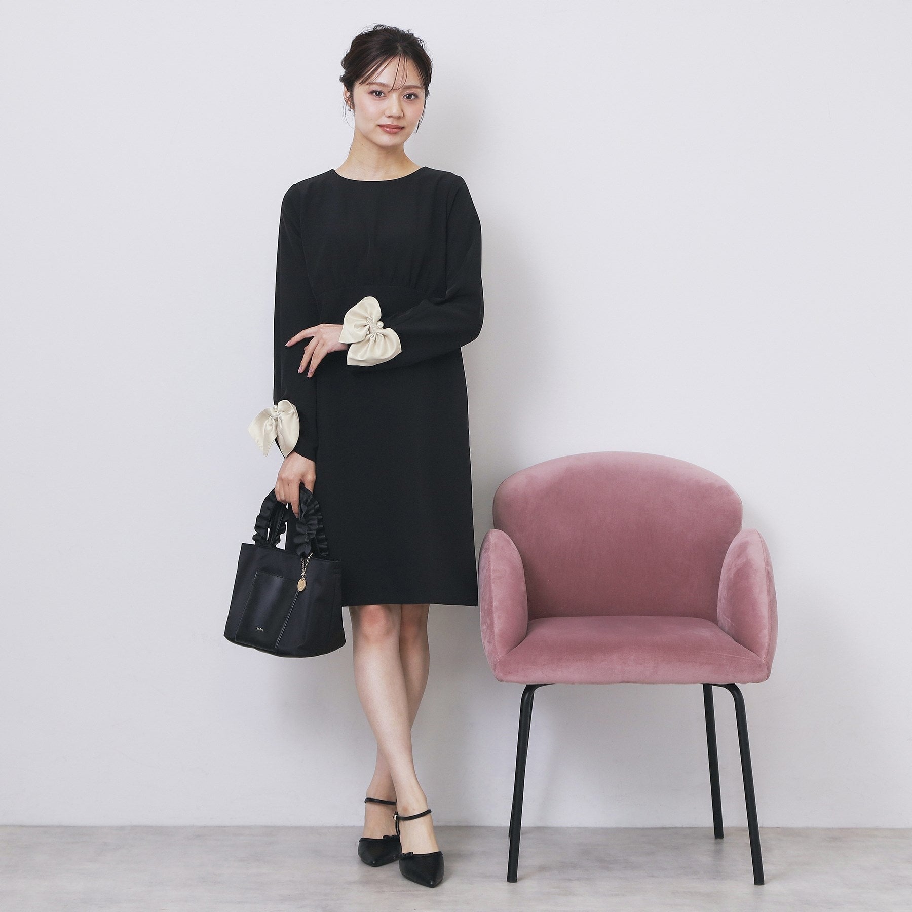 インデックス index ダブルクロスリボンスリーブサックワンピース【洗濯機可】 (ブラック(019)) ブラック(019)