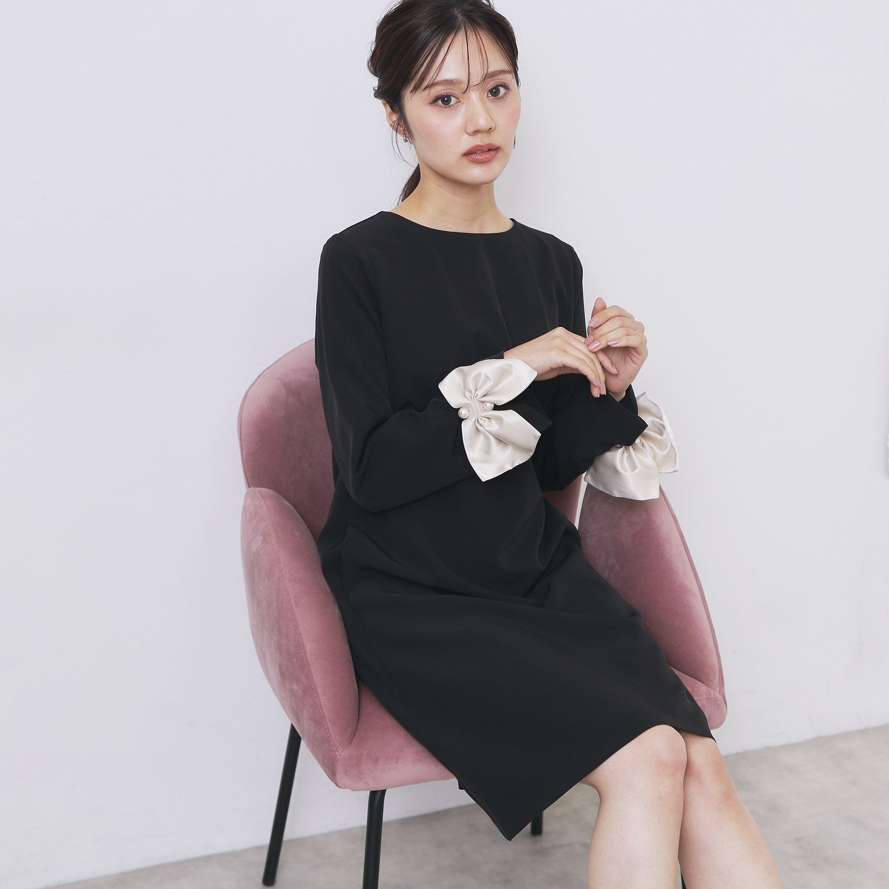 インデックス index ダブルクロスリボンスリーブサックワンピース【洗濯機可】 (ブラック(019)) ブラック(019)