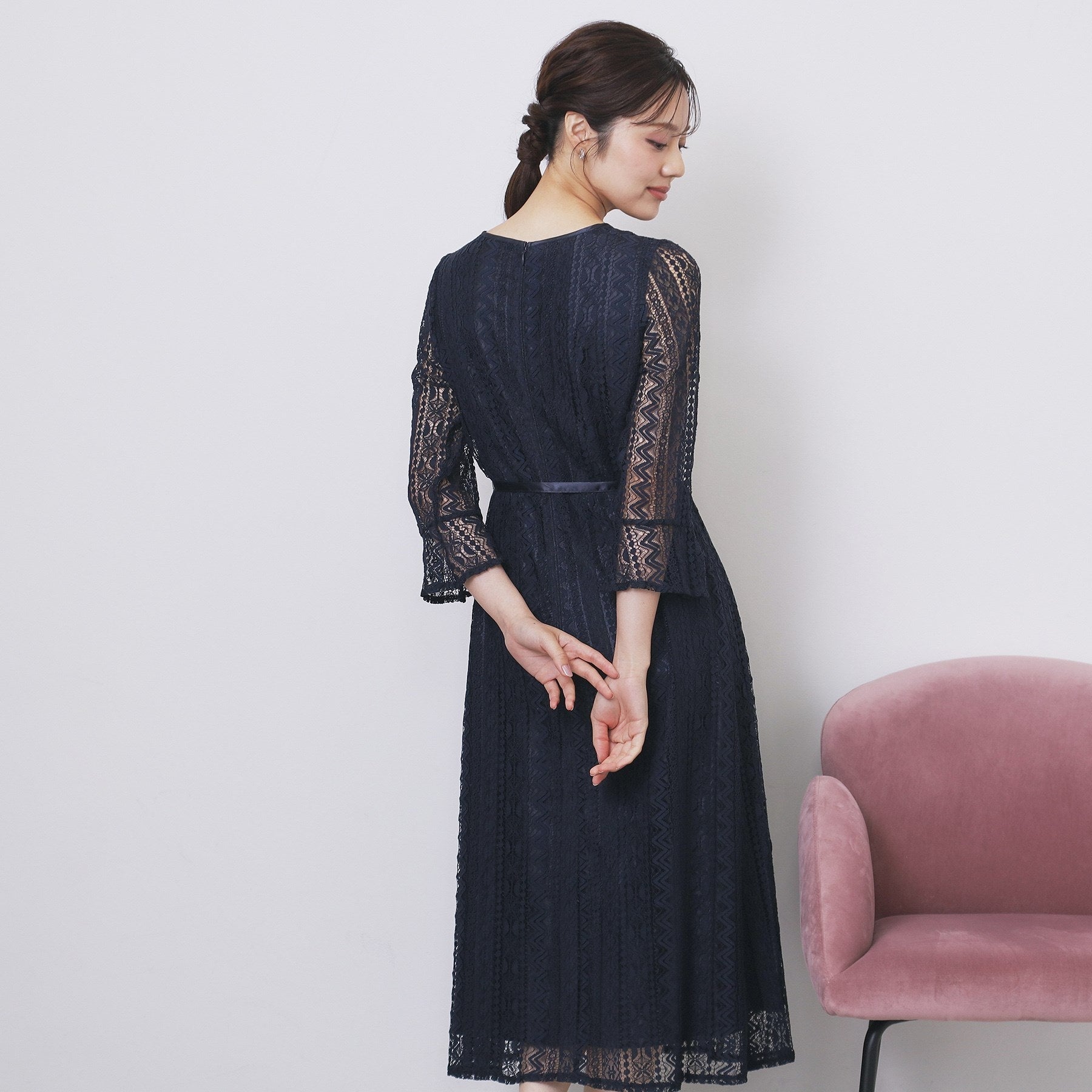 インデックス index 幾何ラインレースフレアスリーブワンピース【洗濯機可】 (ネイビー(094)) ネイビー(094)