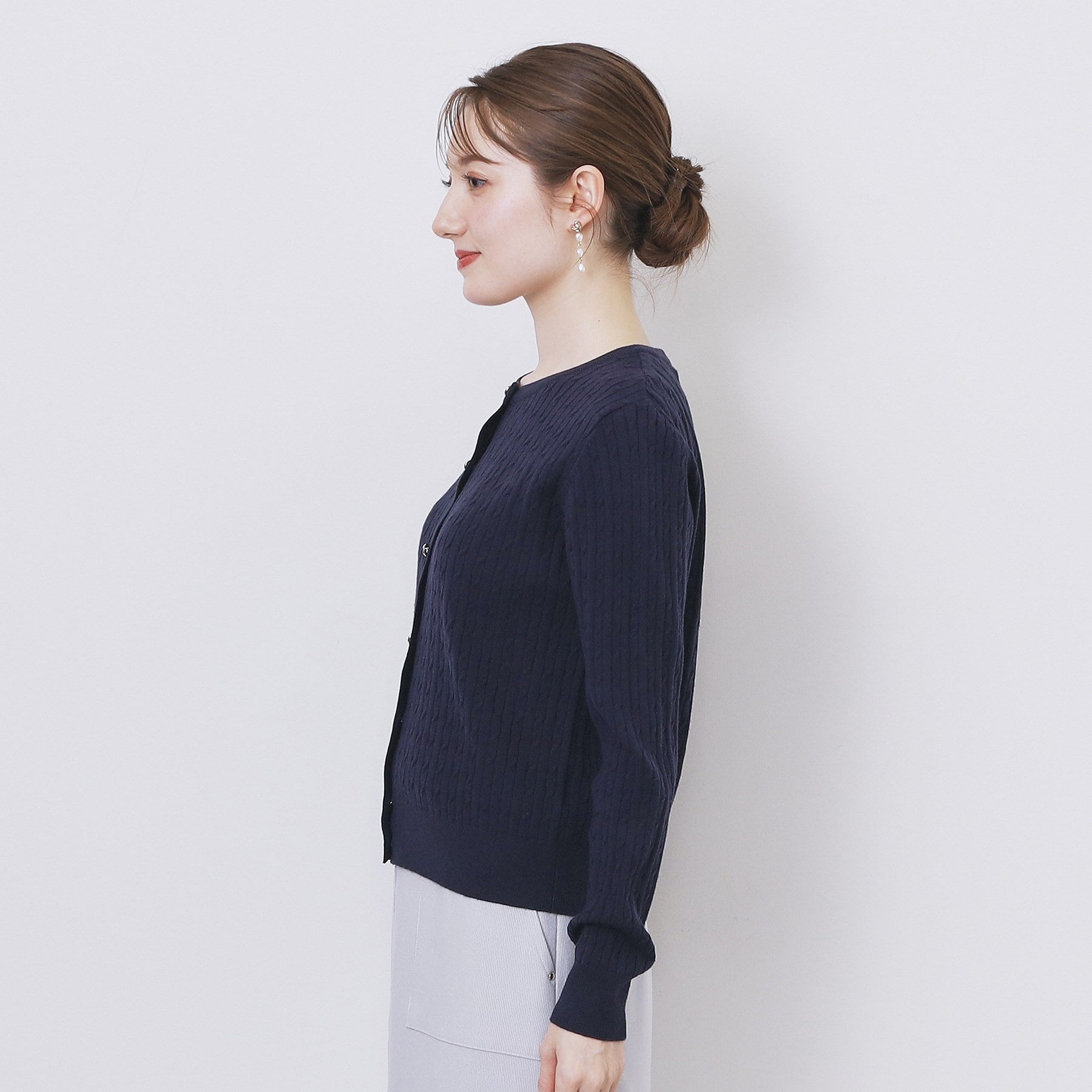 インデックス index ケーブルクルーネックカーディガン【洗濯機可】 (オフホワイト(003)) オフホワイト(003)