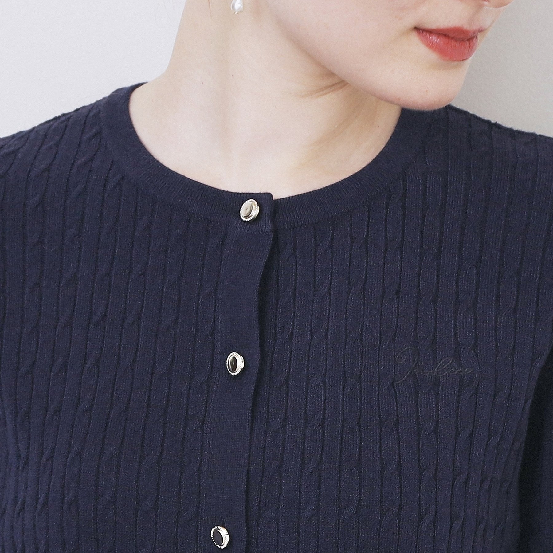 インデックス index ケーブルクルーネックカーディガン【洗濯機可】 (オフホワイト(003)) オフホワイト(003)