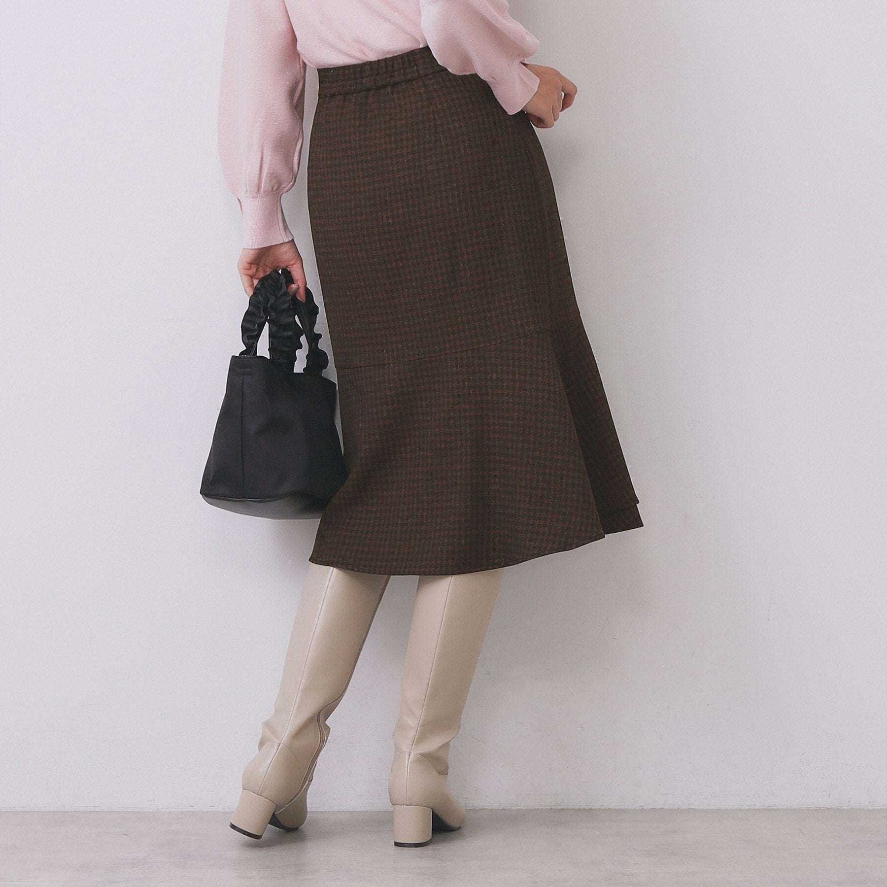 インデックス index カルゼツイードアシメフレアスカート【洗濯機可・防シワ・イージーアイロン・抗ピリング】 (チャコールグレー(013)) チャコールグレー(013)