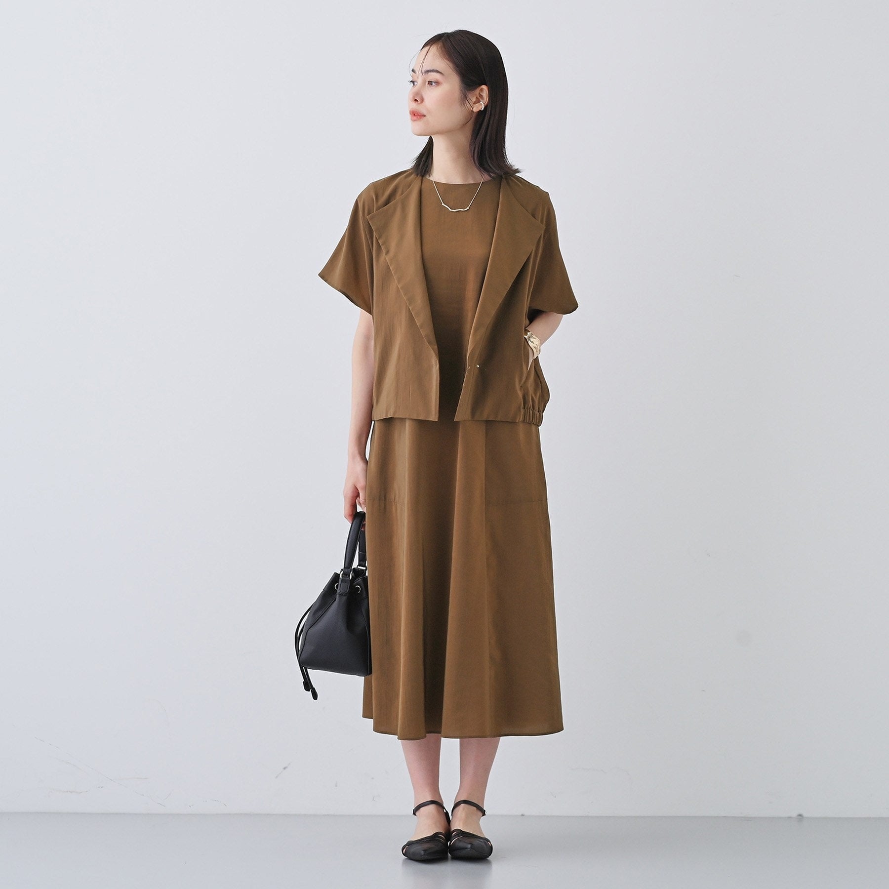 インディヴィ INDIVI 【撥水/接触冷感/UVケア】フレンチスリーブ ブラウスライクジャケット (ブラウン(043)) ブラウン(043)