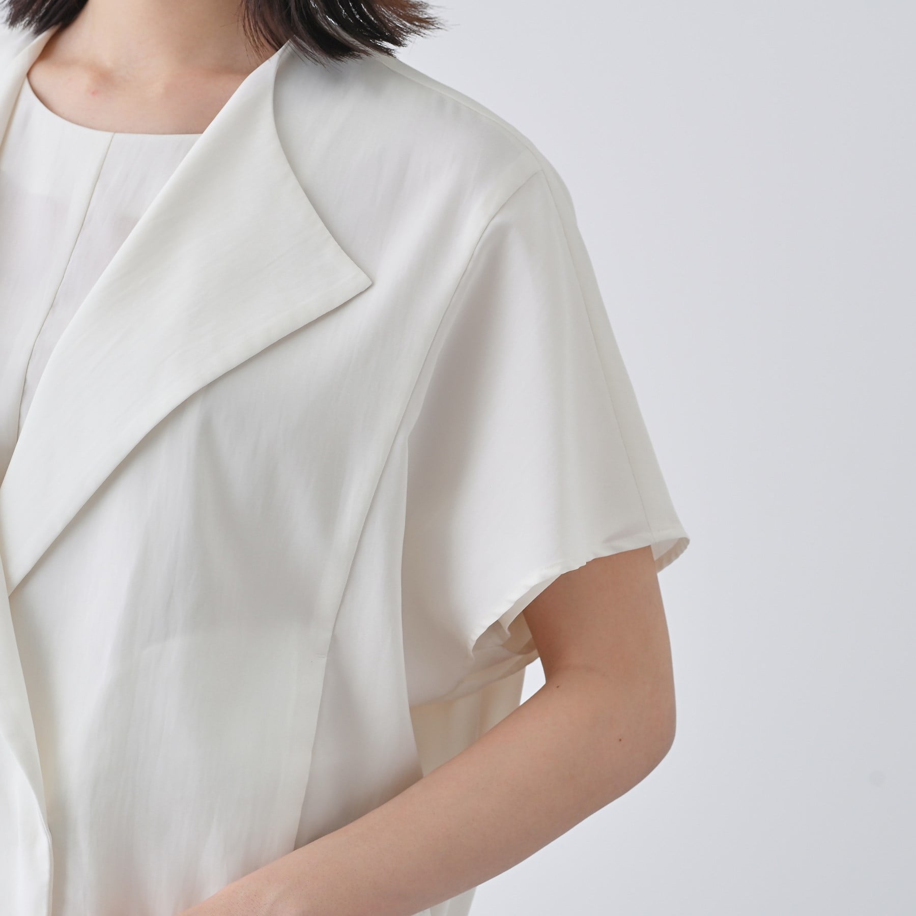 インディヴィ INDIVI 【撥水/接触冷感/UVケア】フレンチスリーブ ブラウスライクジャケット (ブラウン(043)) ブラウン(043)