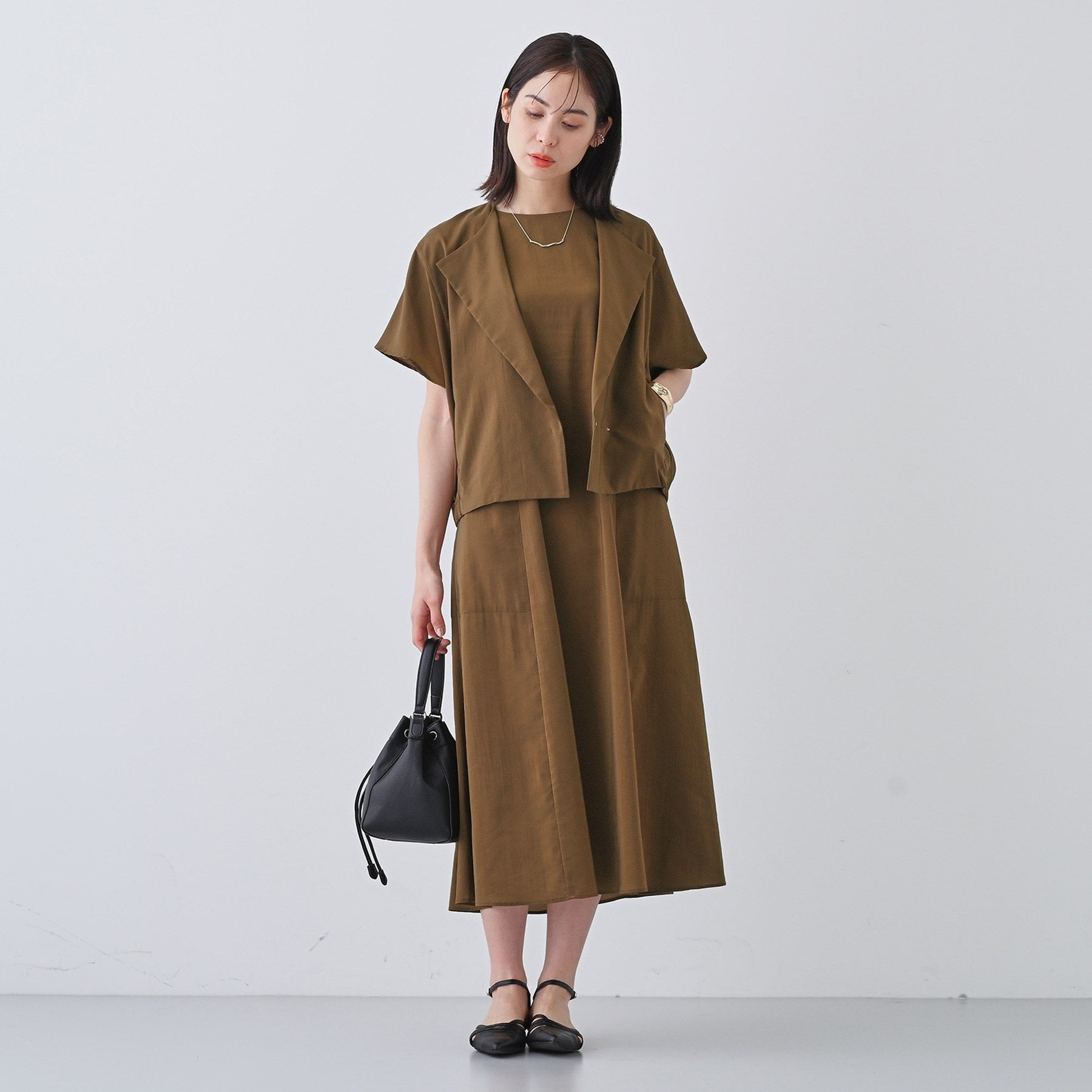 インディヴィ INDIVI 【撥水/接触冷感/UVケア】フレアワンピース (ブラウン(043)) ブラウン(043)