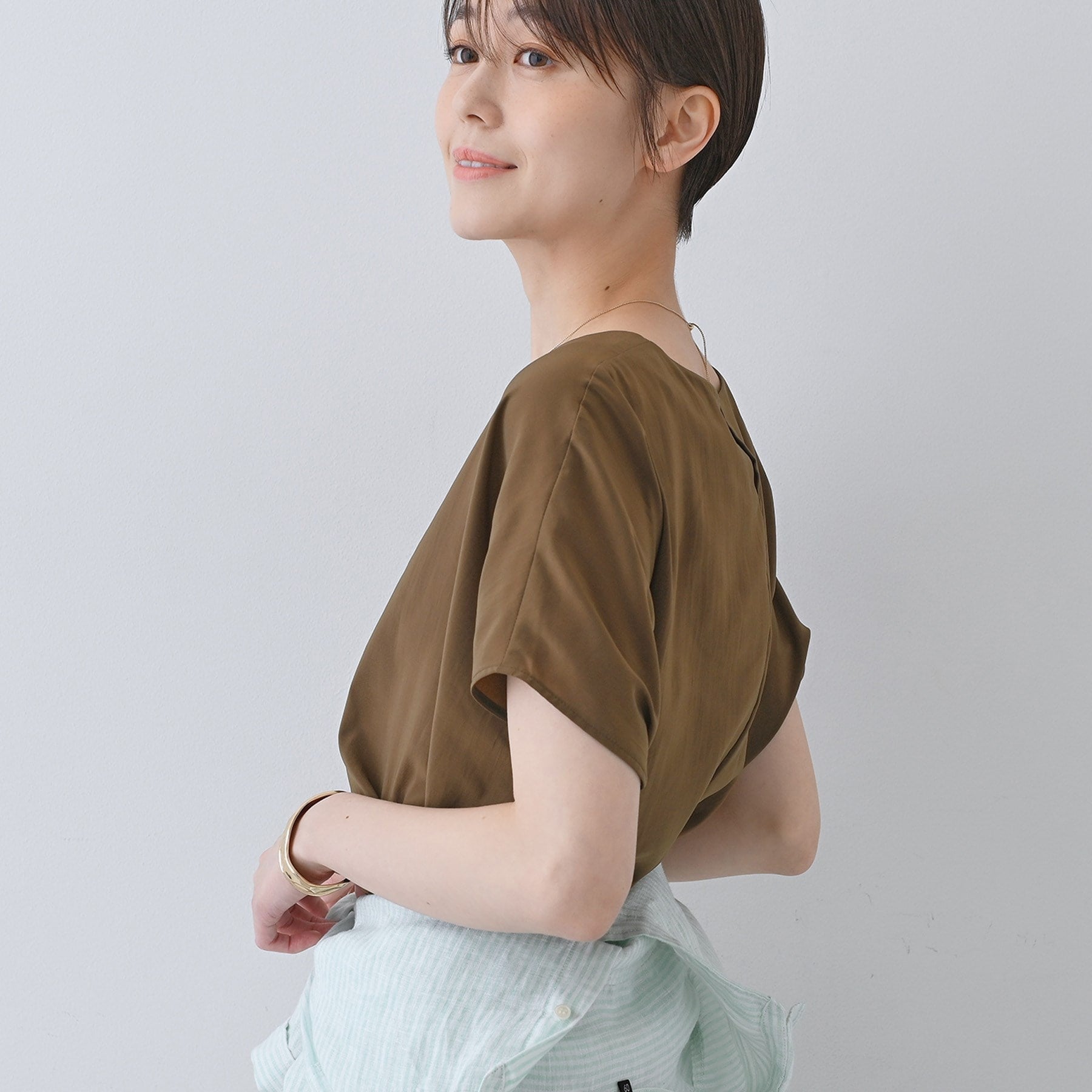 インディヴィ INDIVI 【撥水/接触冷感/UVケア】ドルマンスリーブブラウス (ブラウン(043)) ブラウン(043)