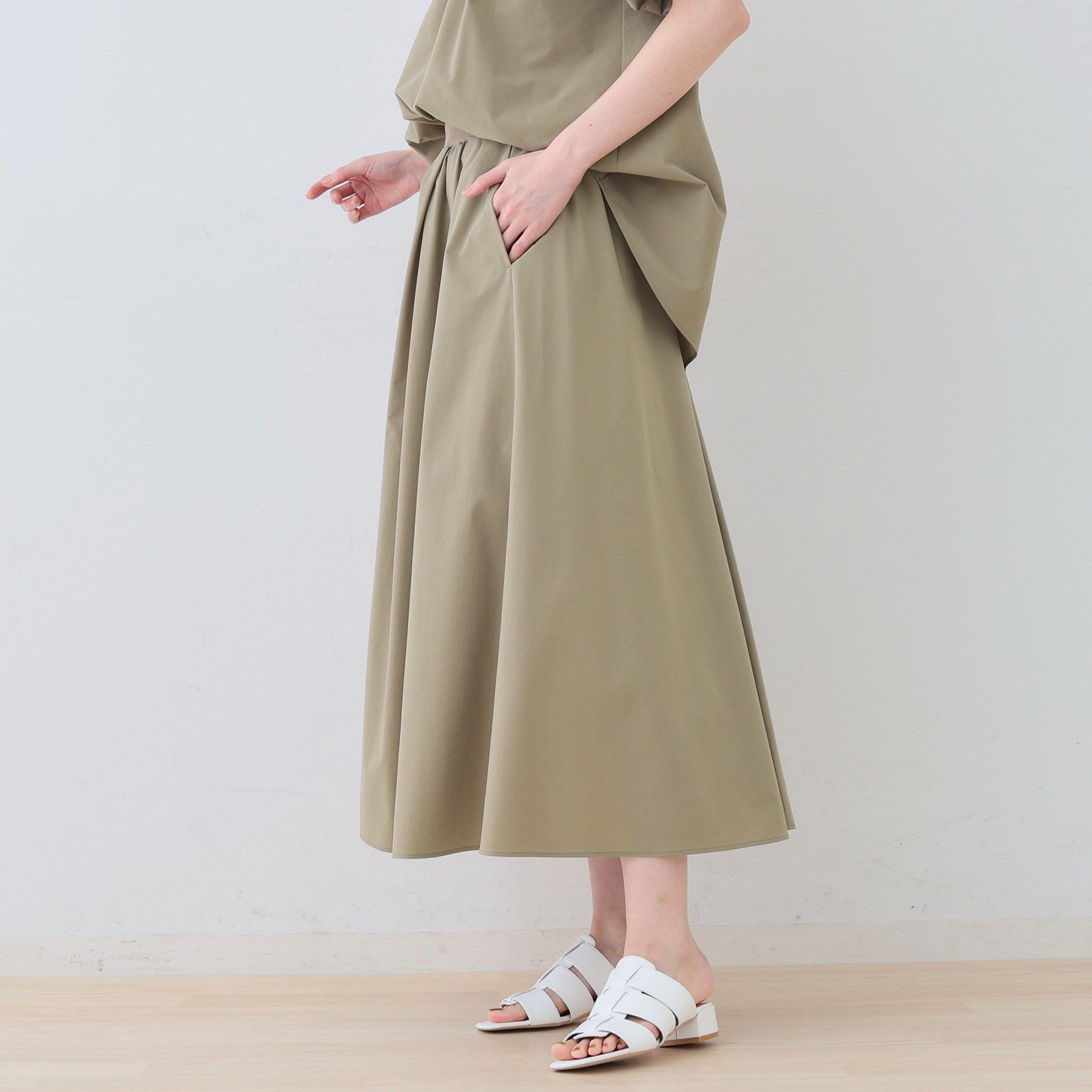 インディヴィ INDIVI 【撥水/UVケア/SETUP可能】アクティブスカート (オリーブグリーン(026)) オリーブグリーン(026)