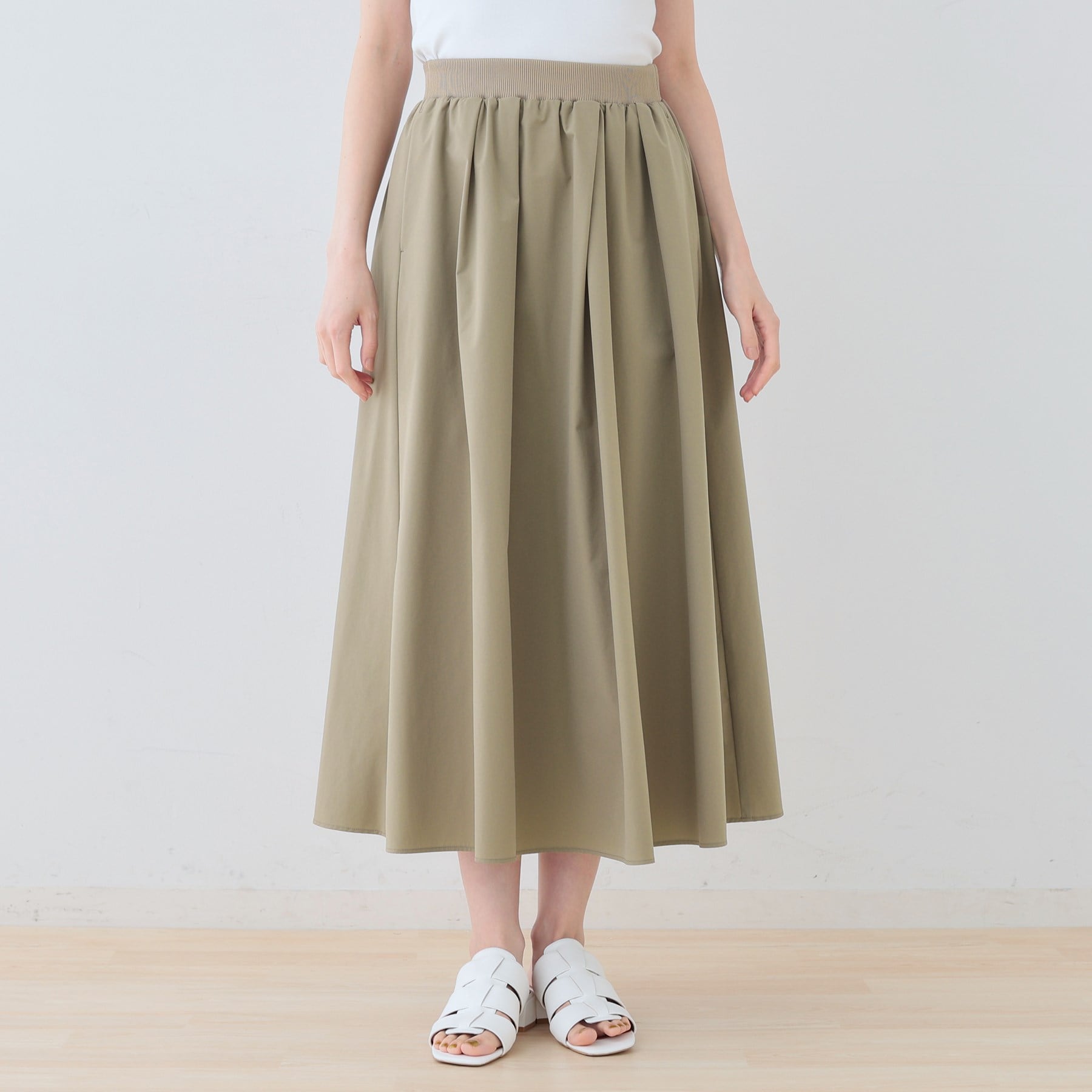 インディヴィ INDIVI 【撥水/UVケア/SETUP可能】アクティブスカート (オリーブグリーン(026)) オリーブグリーン(026)