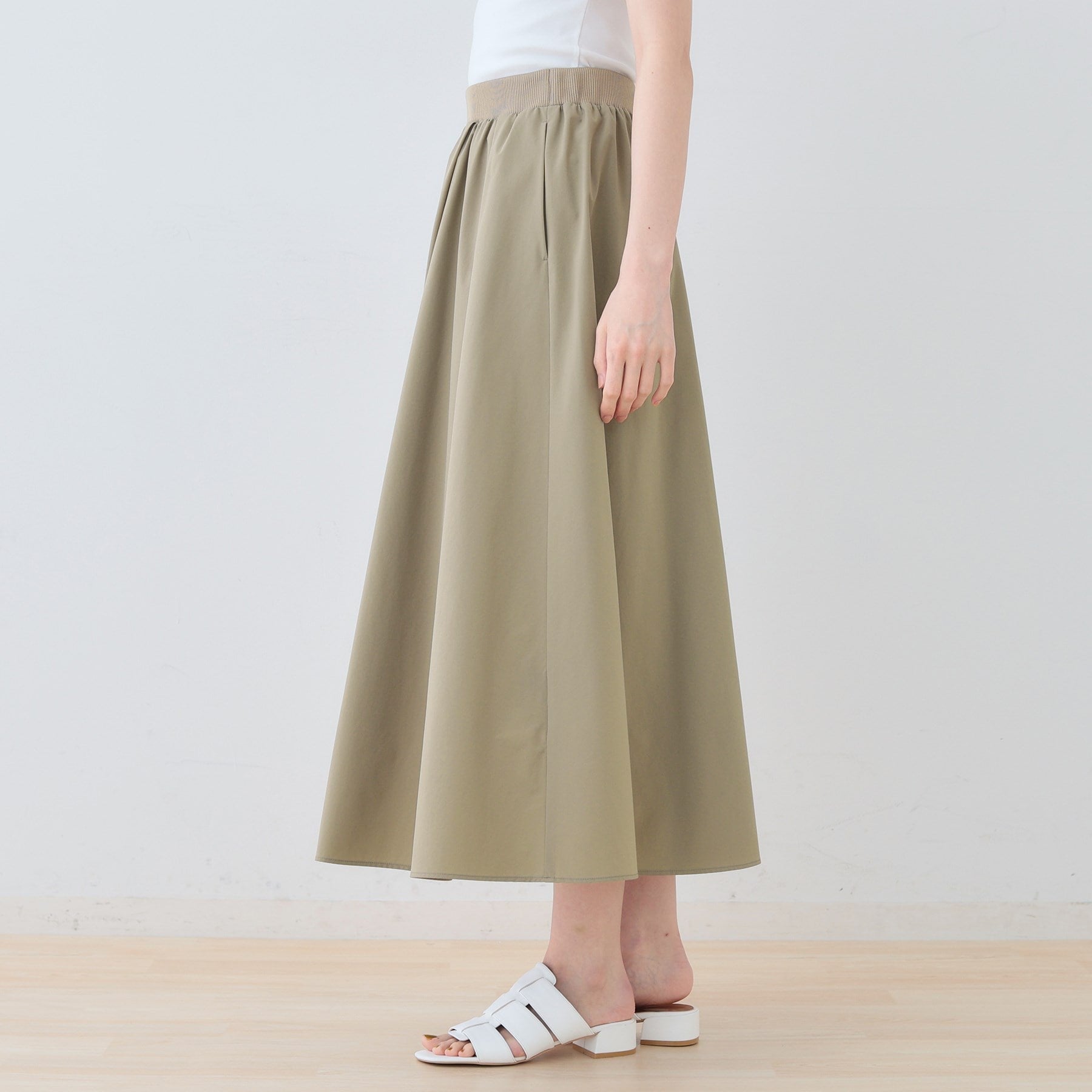 インディヴィ INDIVI 【撥水/UVケア/SETUP可能】アクティブスカート (オリーブグリーン(026)) オリーブグリーン(026)