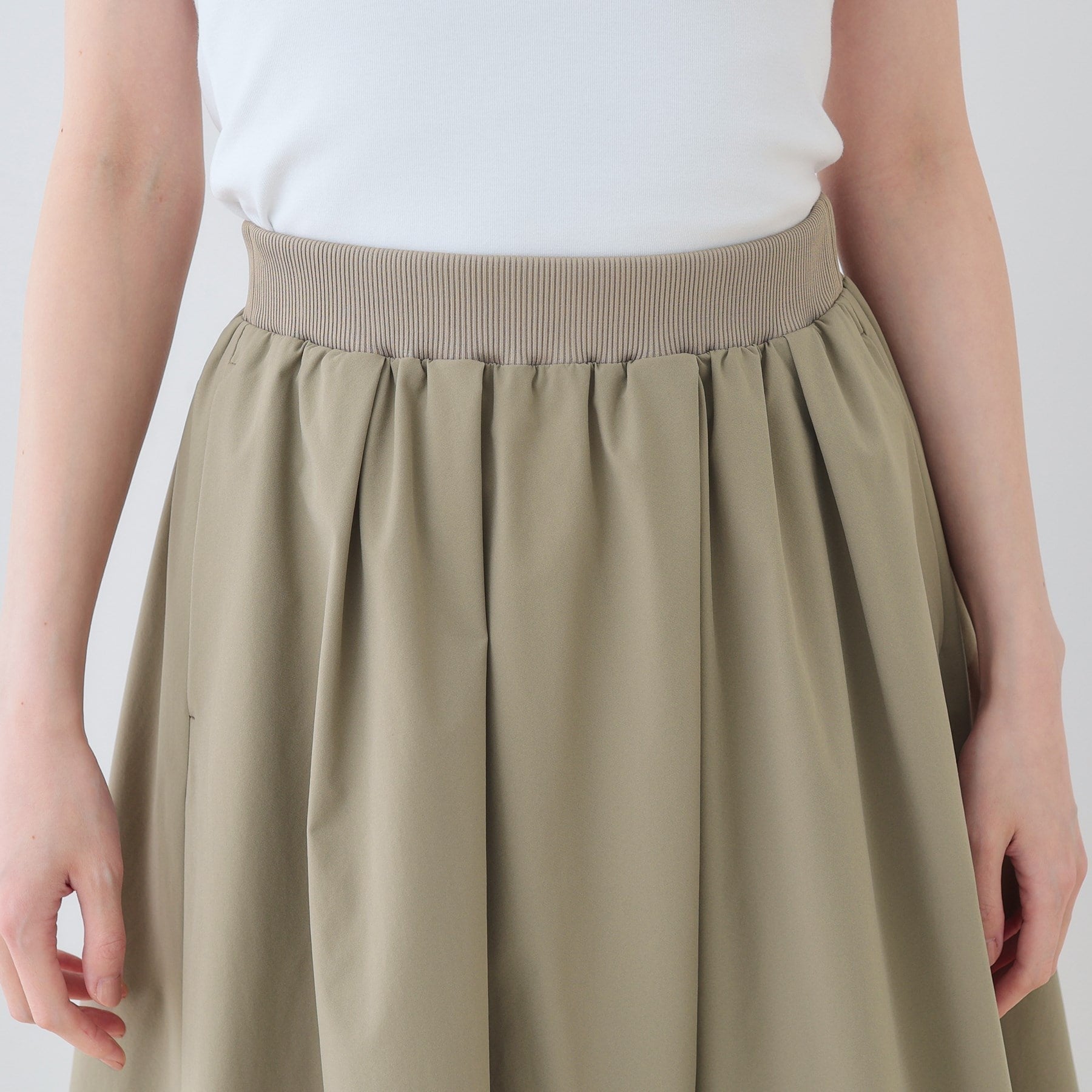 インディヴィ INDIVI 【撥水/UVケア/SETUP可能】アクティブスカート (オリーブグリーン(026)) オリーブグリーン(026)