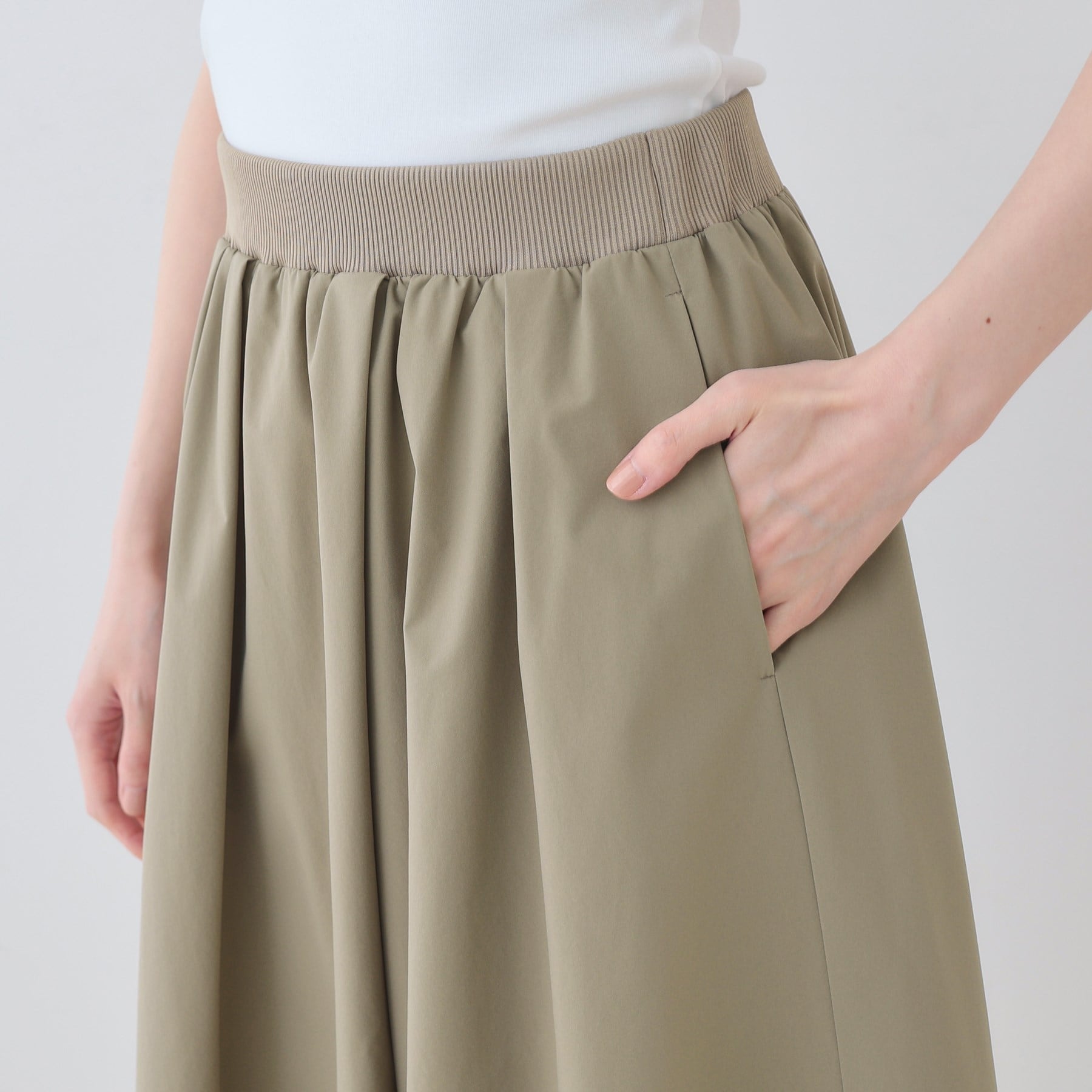 インディヴィ INDIVI 【撥水/UVケア/SETUP可能】アクティブスカート (オリーブグリーン(026)) オリーブグリーン(026)