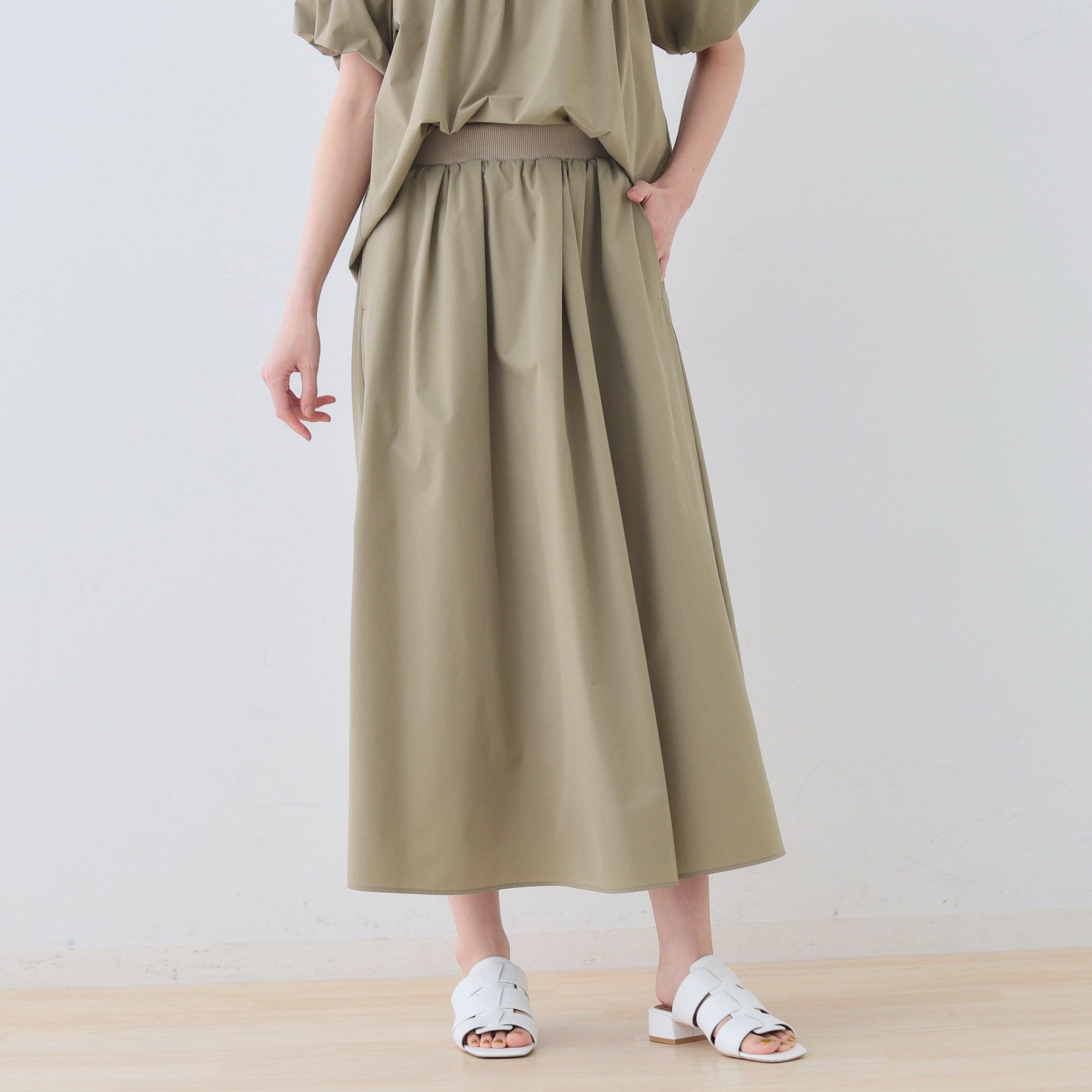 インディヴィ INDIVI 【撥水/UVケア/SETUP可能】アクティブスカート (オリーブグリーン(026)) オリーブグリーン(026)