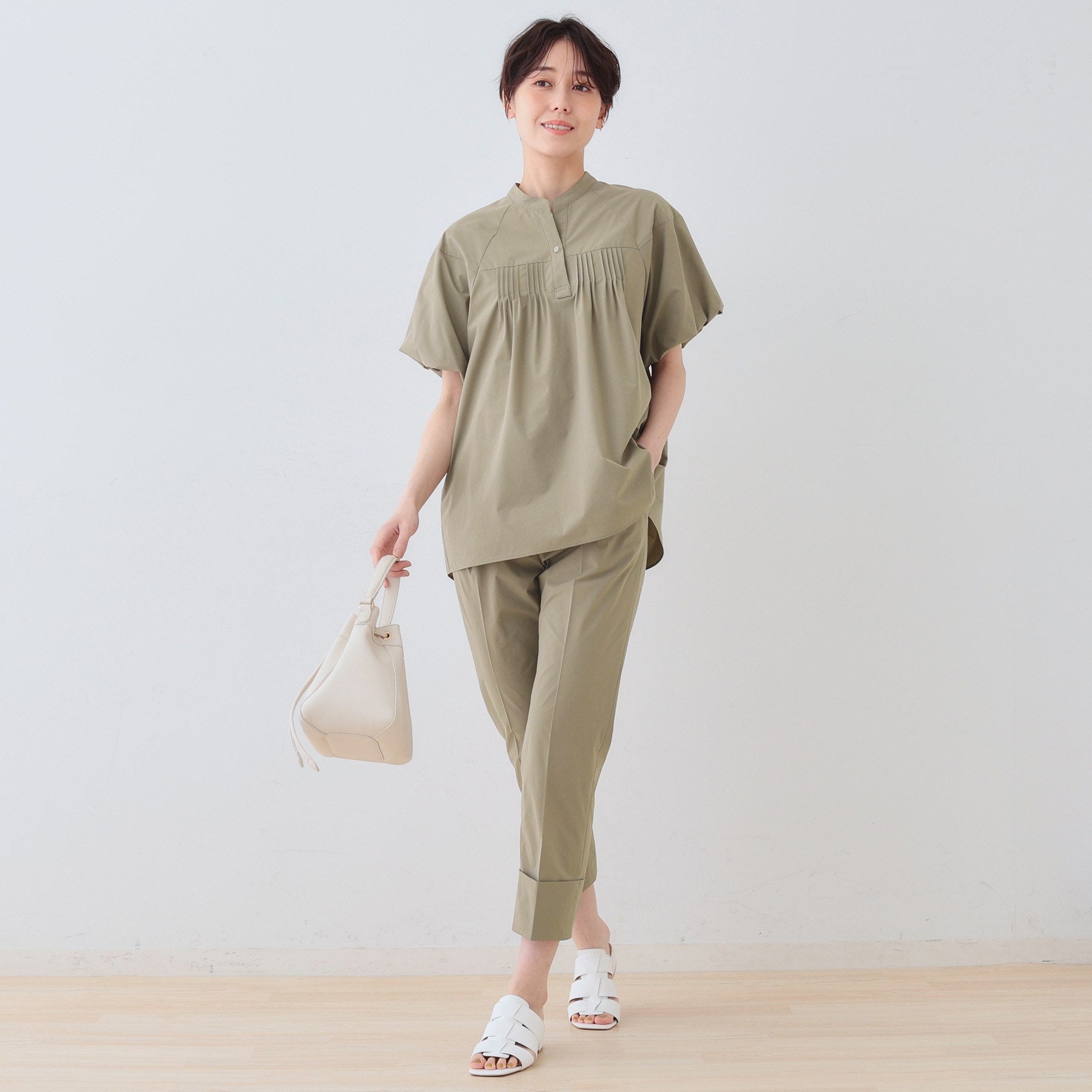 インディヴィ INDIVI 【撥水/UV/SETUP可能】アクティブブラウス (レッド(062)) レッド(062)