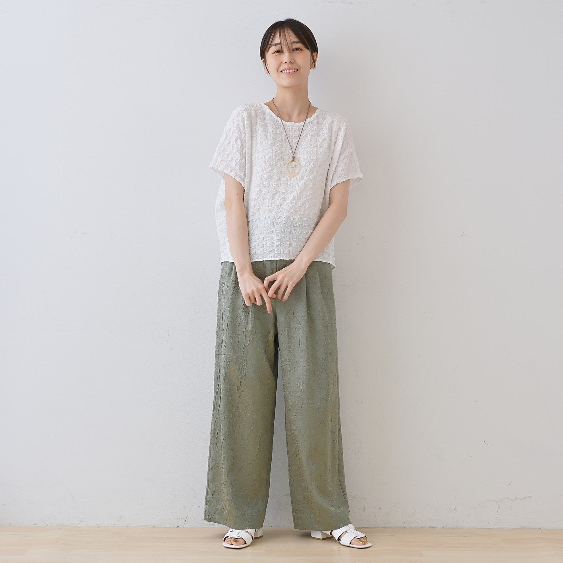 インディヴィ INDIVI 【洗える/凹凸素材/UVケア】コンパクトトップス (ブラック(019)) ブラック(019)