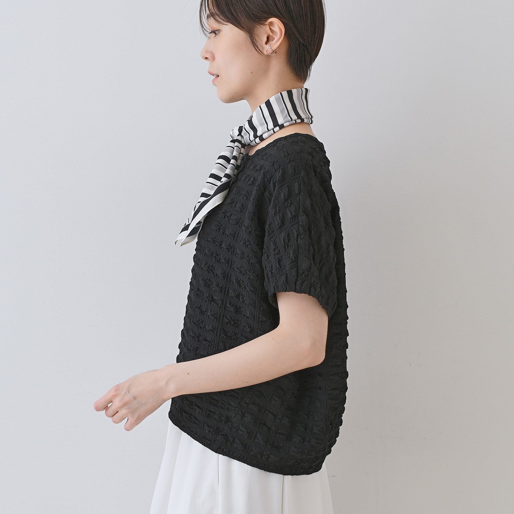 インディヴィ INDIVI 【洗える/凹凸素材/UVケア】コンパクトトップス (ブラック(019)) ブラック(019)