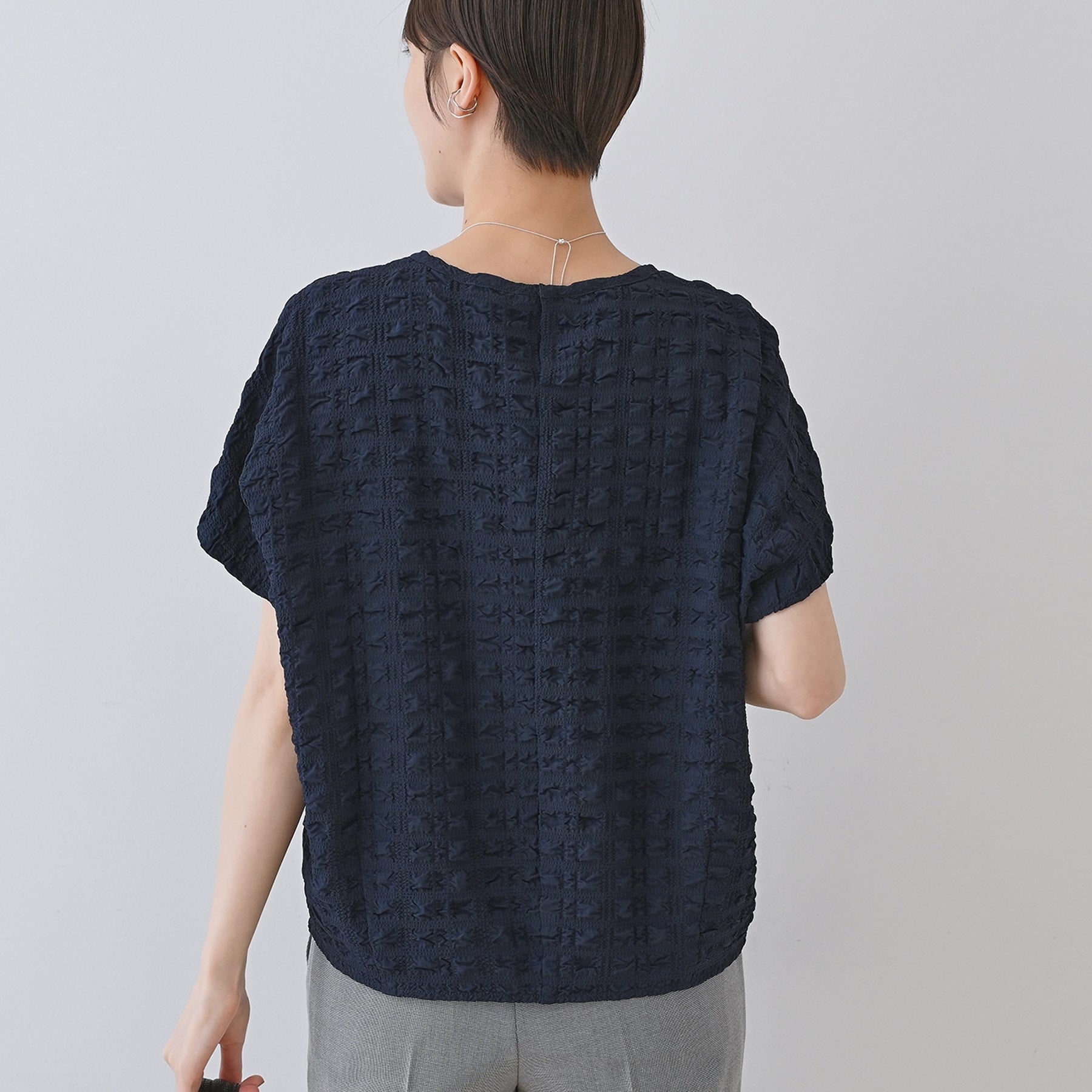 インディヴィ INDIVI 【洗える/凹凸素材/UVケア】コンパクトトップス (ブラック(019)) ブラック(019)