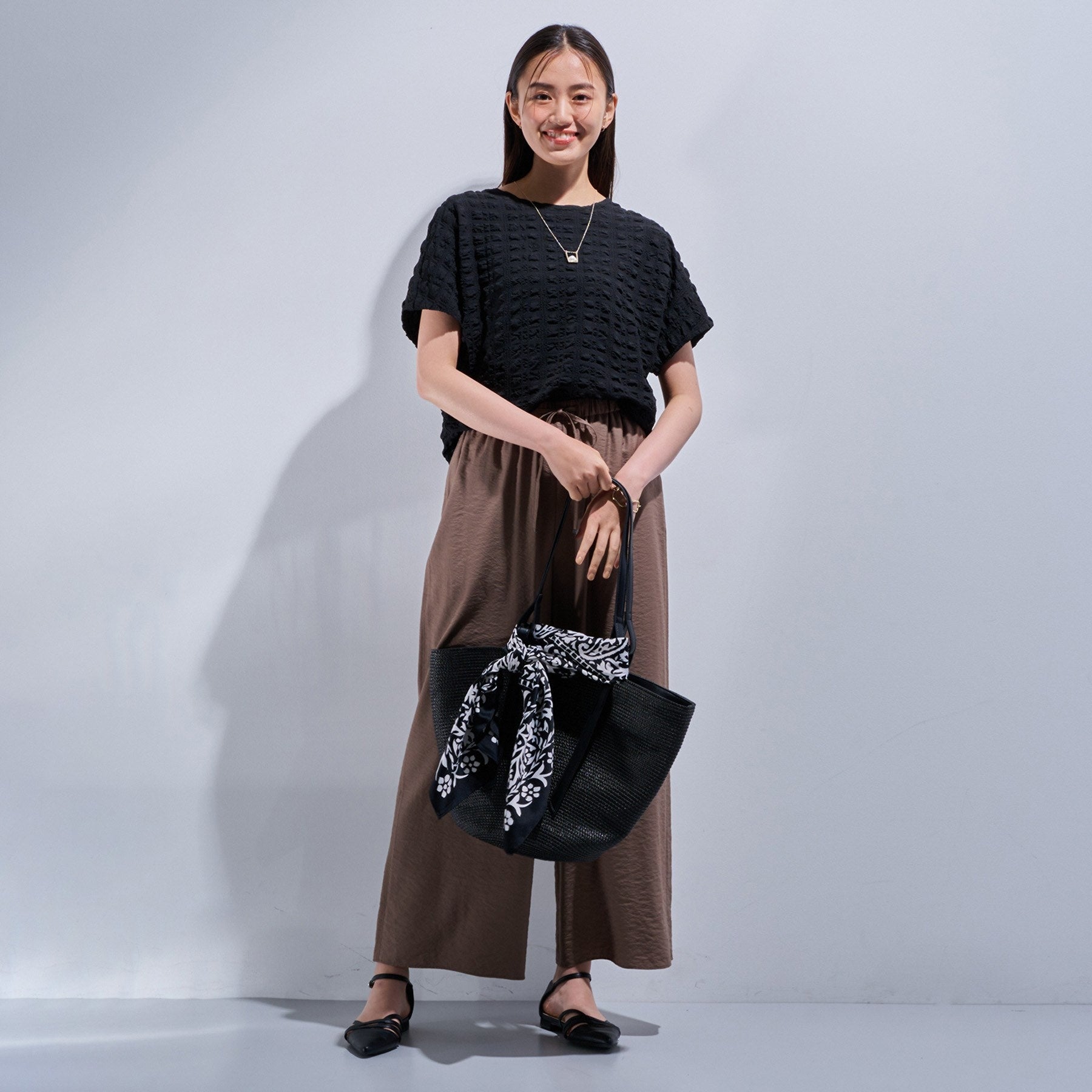 インディヴィ INDIVI 【洗える/凹凸素材/UVケア】コンパクトトップス (ブラック(019)) ブラック(019)