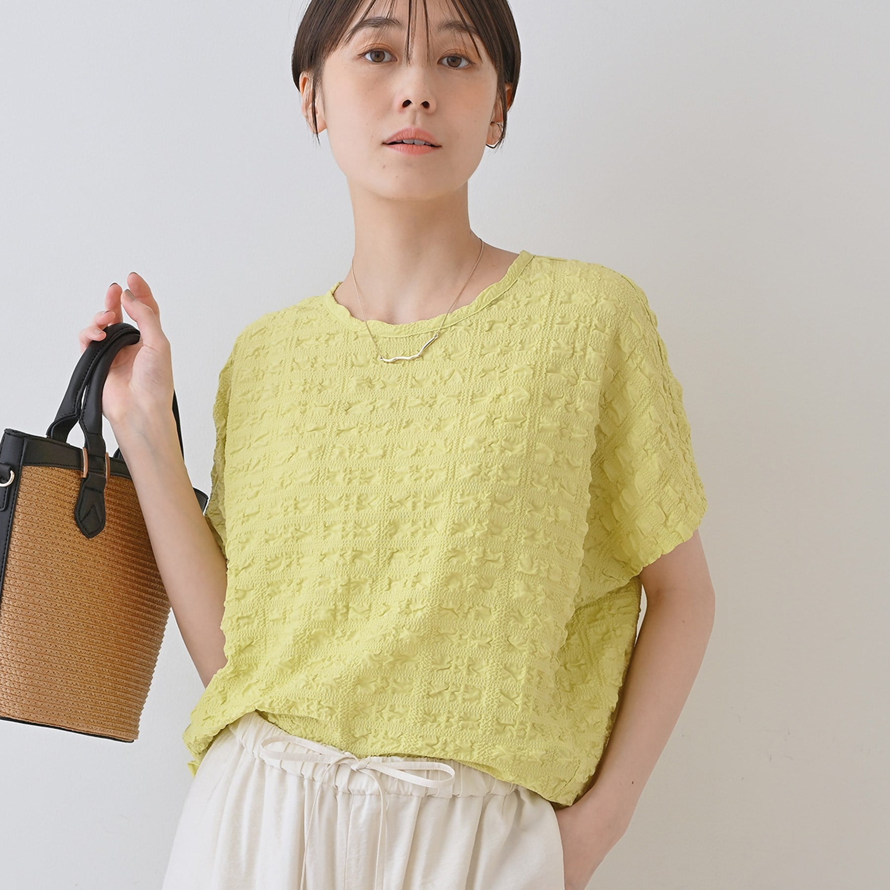 インディヴィ INDIVI 【洗える/凹凸素材/UVケア】コンパクトトップス (イエローグリーン(025)) イエローグリーン(025)