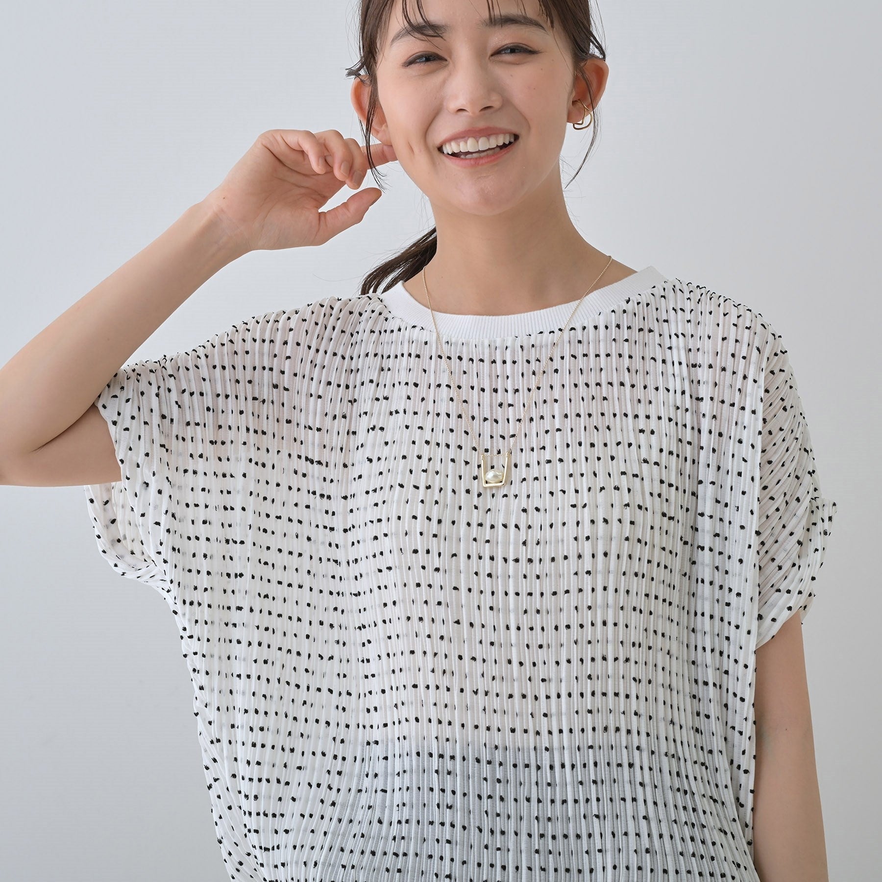 値下げ 新品 INDIVI UVカット オフホワイトジャンパー40 INDIVI | FASBEE