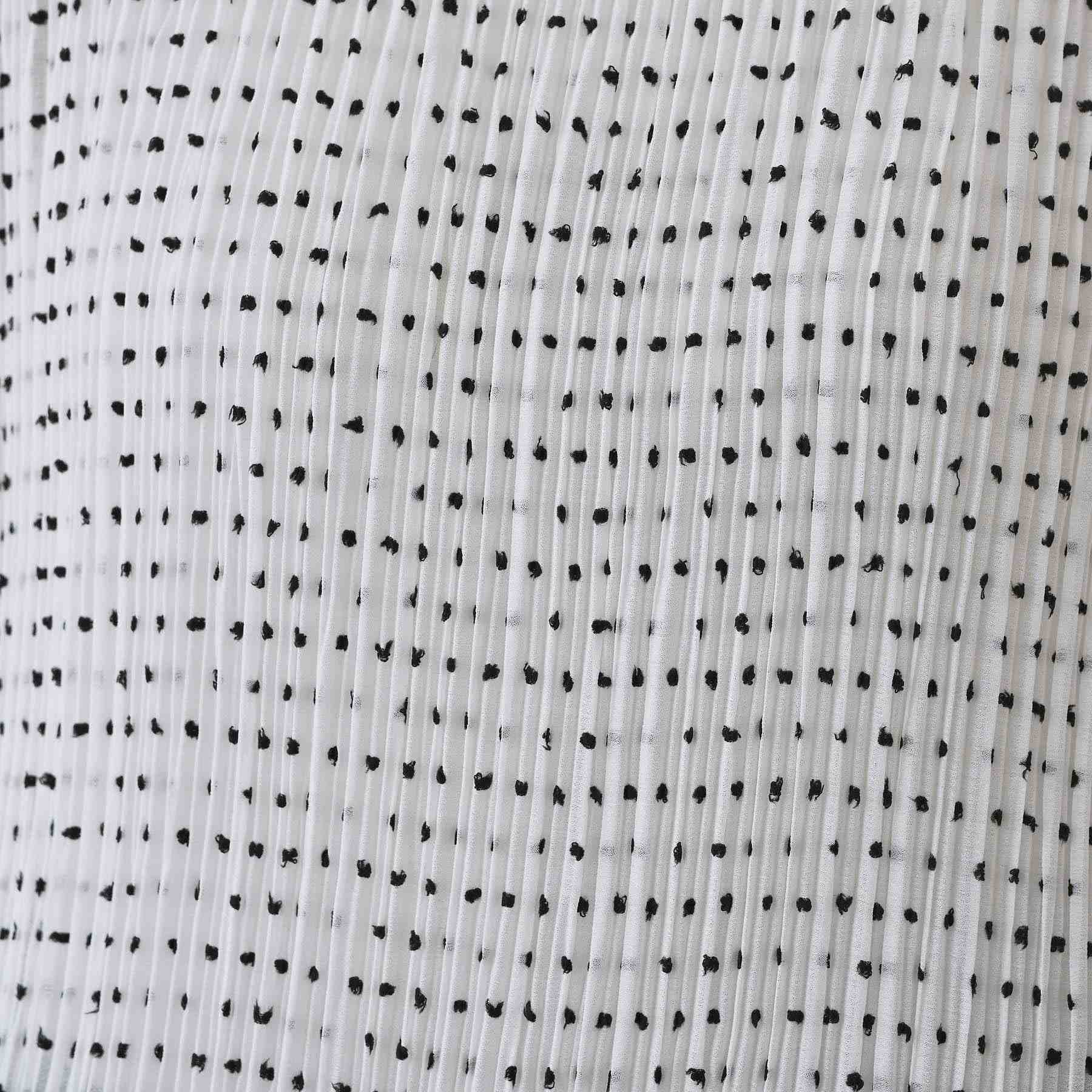 インディヴィ INDIVI 【洗える/ドット柄/凹凸素材】プリーツデザインブラウス (ホワイト(501)) ホワイト(501)