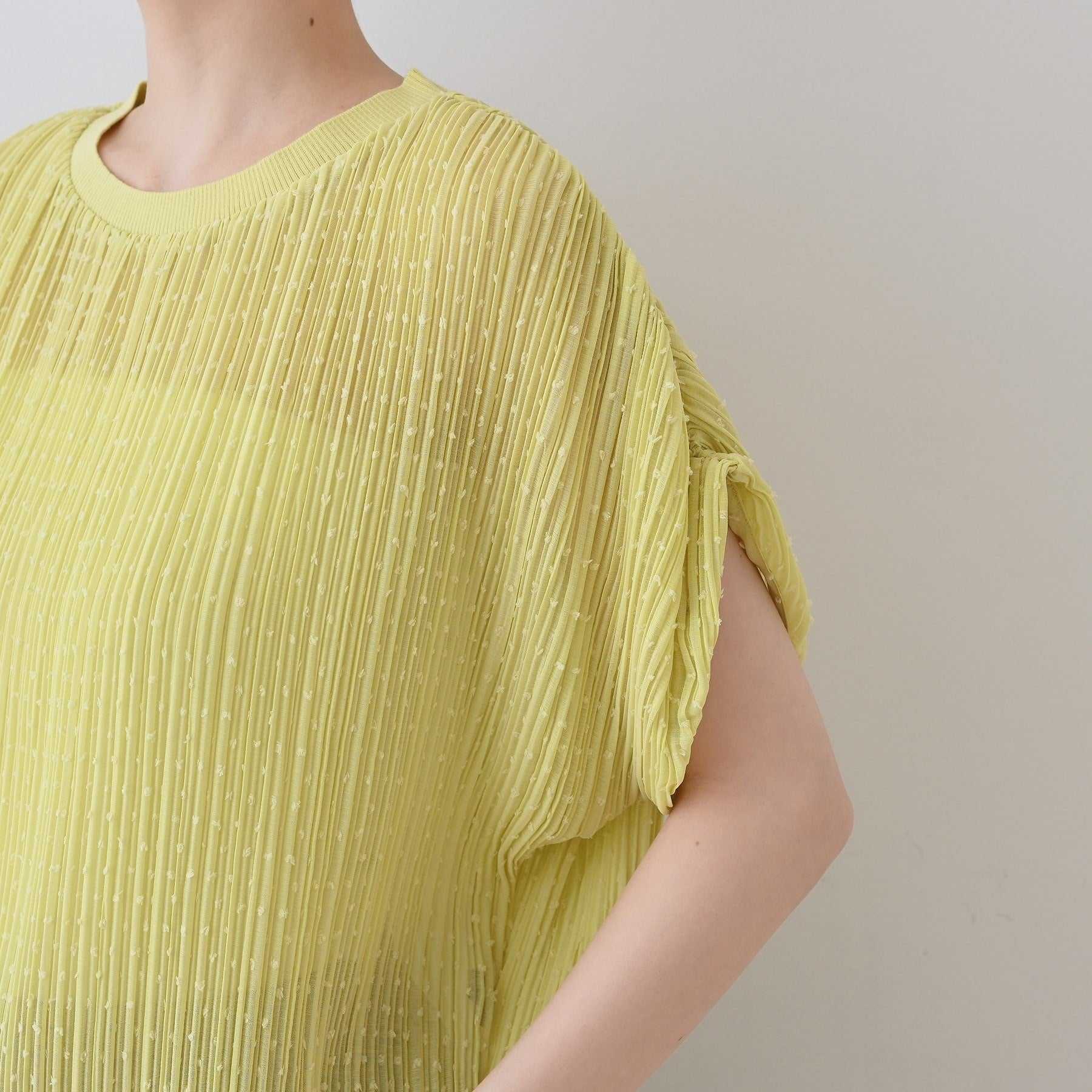 インディヴィ INDIVI 【洗える/ドット柄/凹凸素材】プリーツデザインブラウス (ホワイト(501)) ホワイト(501)