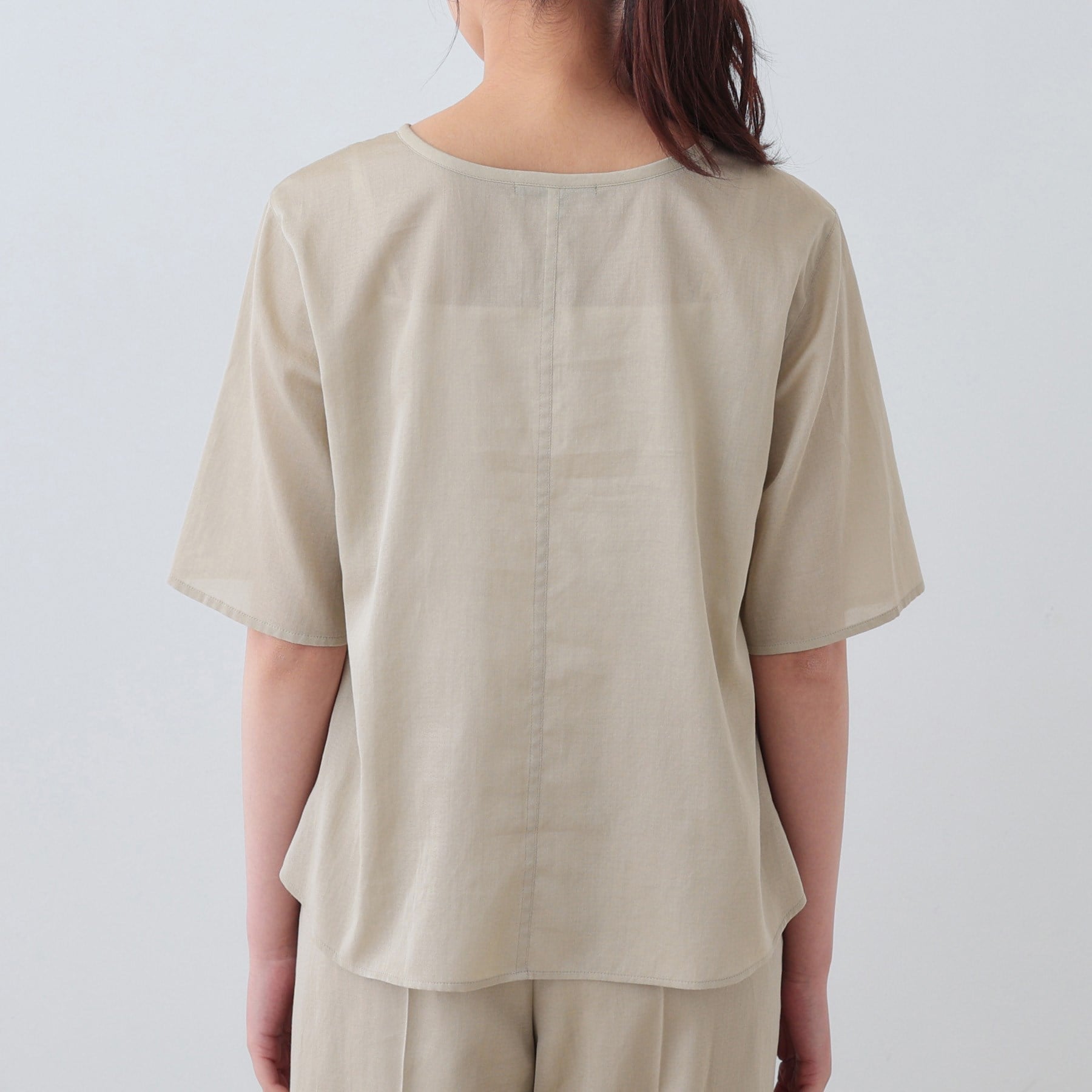 インディヴィ INDIVI 【日本製/SETUP可能】ガーゼ素材Tブラウス (ベージュ(052)) ベージュ(052)