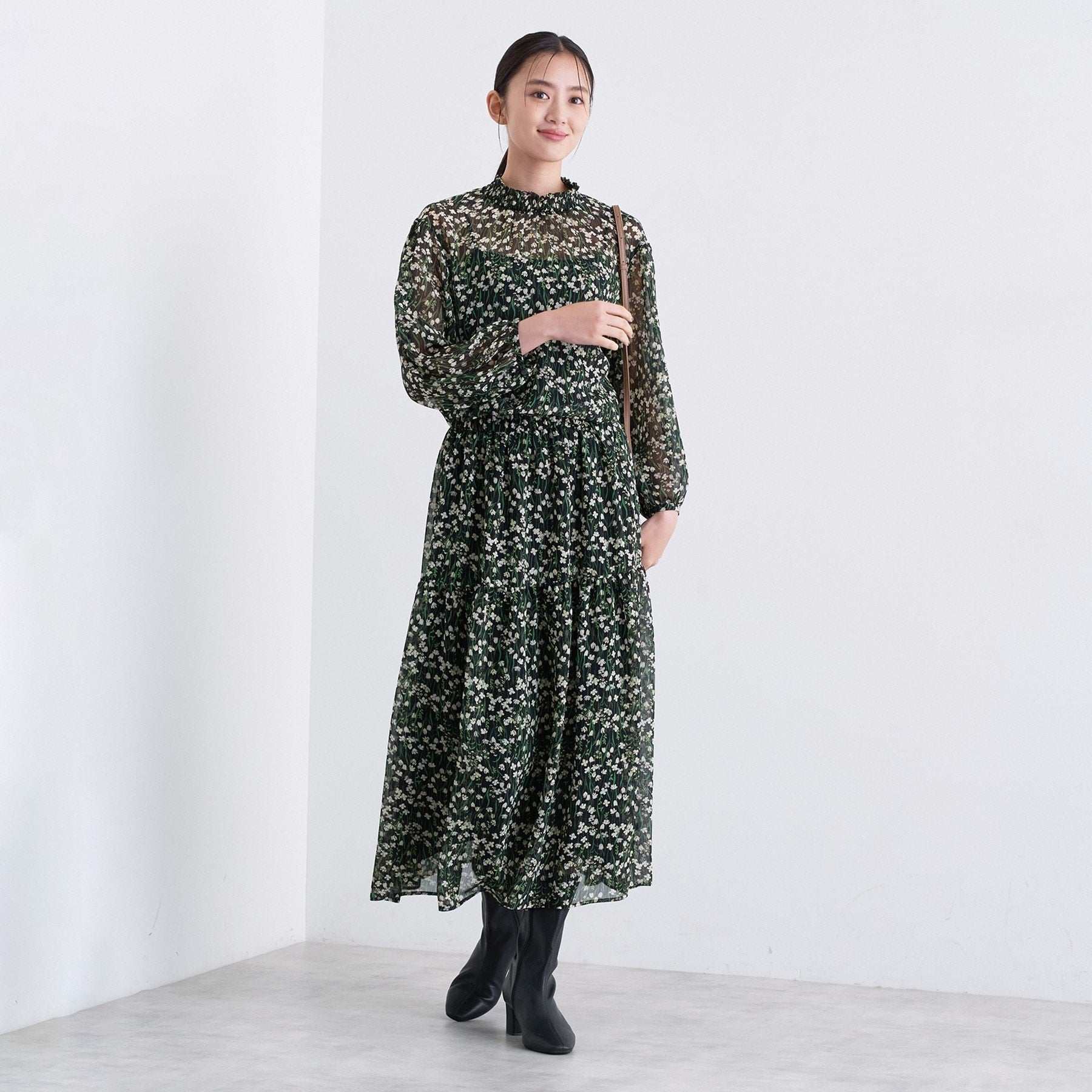 インディヴィ INDIVI 【セットアップ可能】フラワーシフォンスカート (ライトベージュ(151)) ライトベージュ(151)