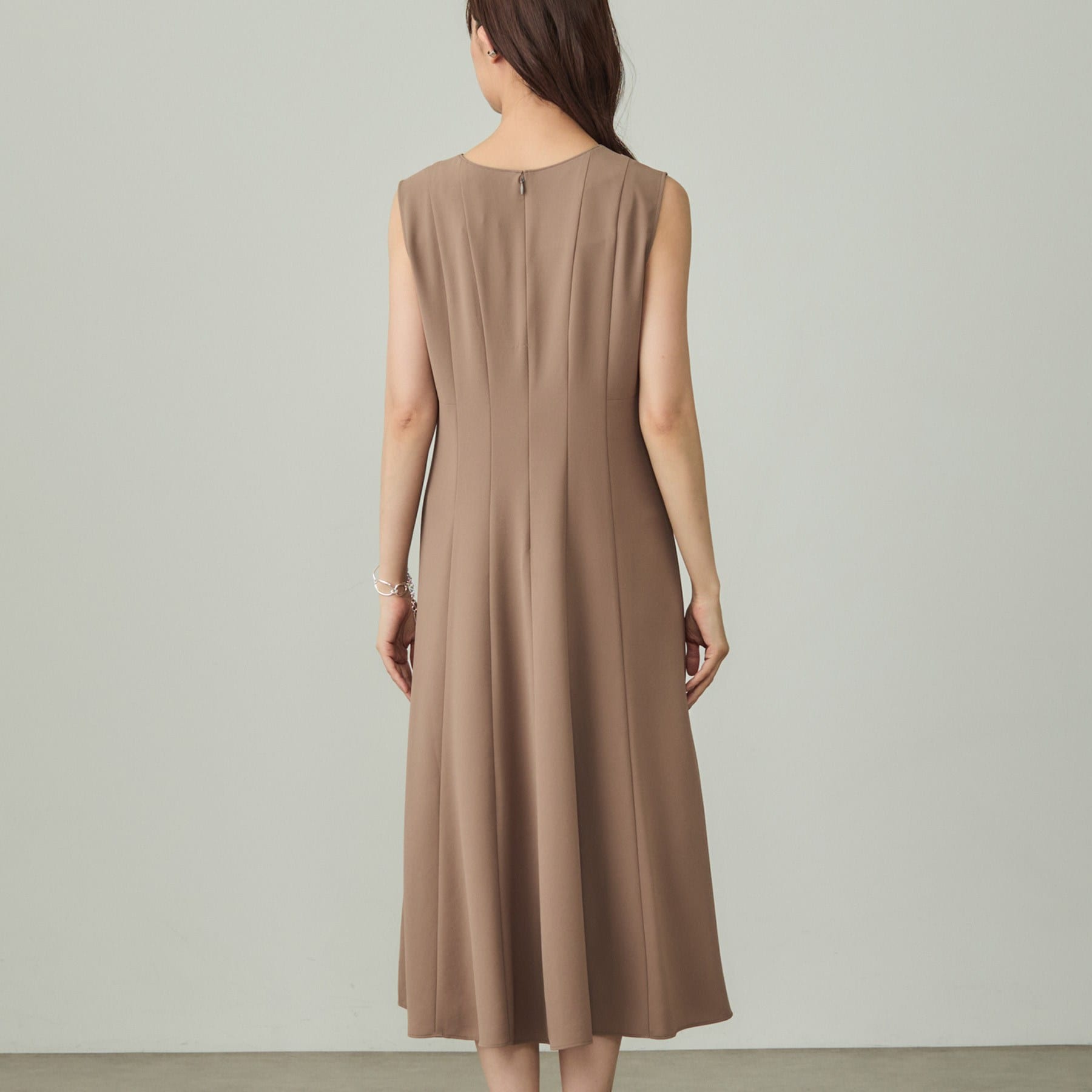 インディヴィ INDIVI 【着る日傘/UVケア/接触冷感】ノースリーブワンピース (チャコールグレー(013)) チャコールグレー(013)