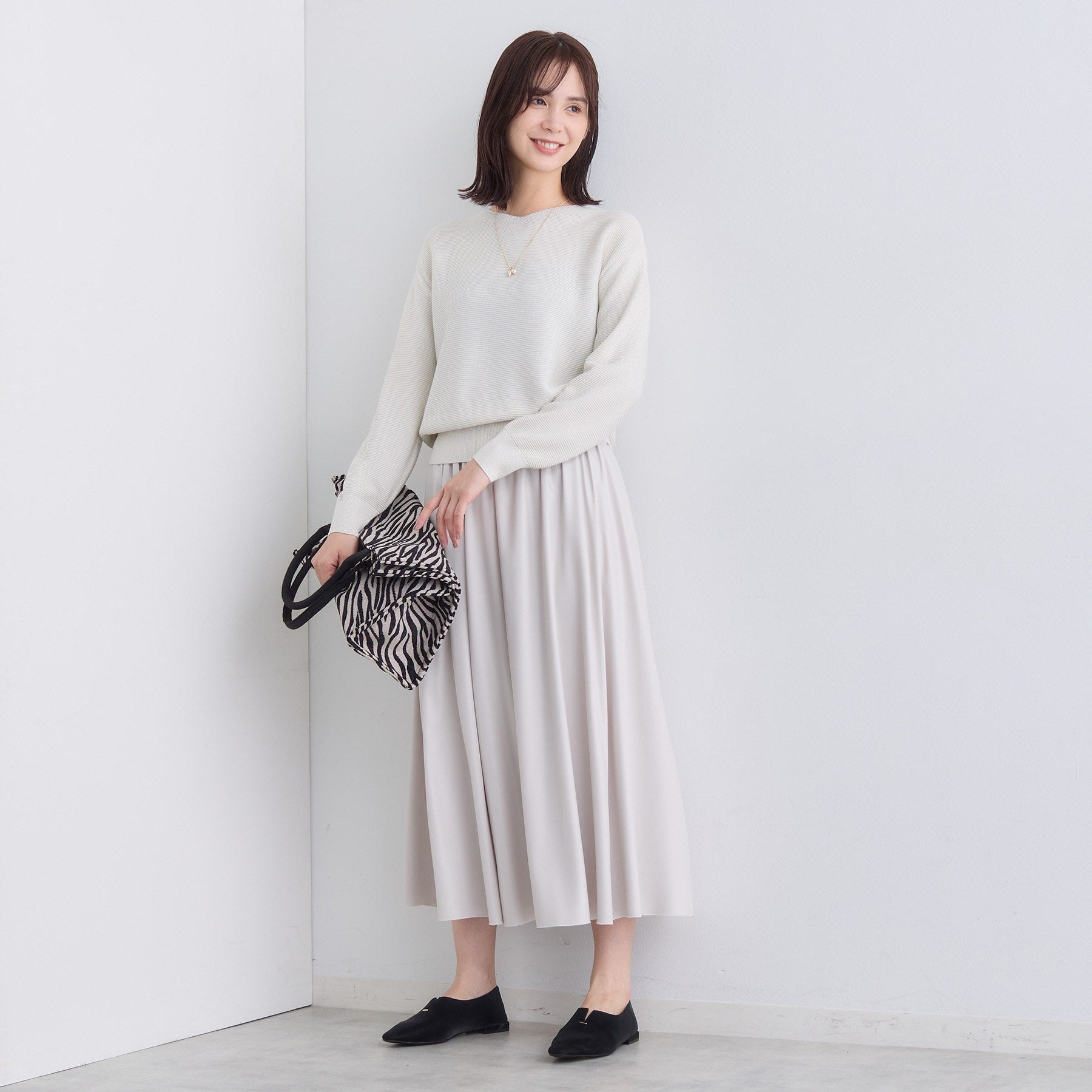 インディヴィ INDIVI 【ウール混ラメ素材】Vネック煌めきニット (オフホワイト(003)) オフホワイト(003)