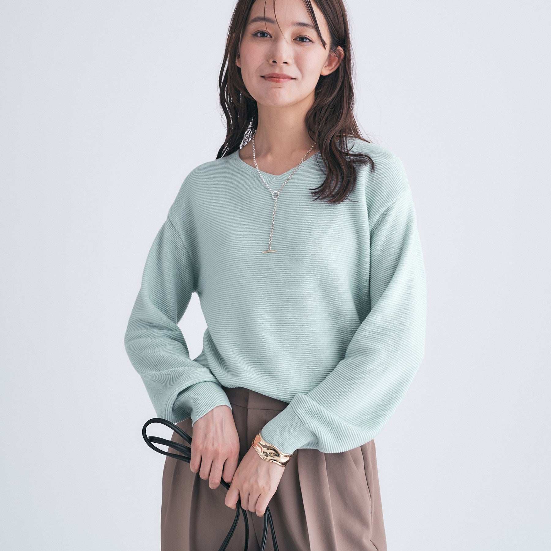 インディヴィ INDIVI 【ウール混ラメ素材】Vネック煌めきニット (オフホワイト(003)) オフホワイト(003)