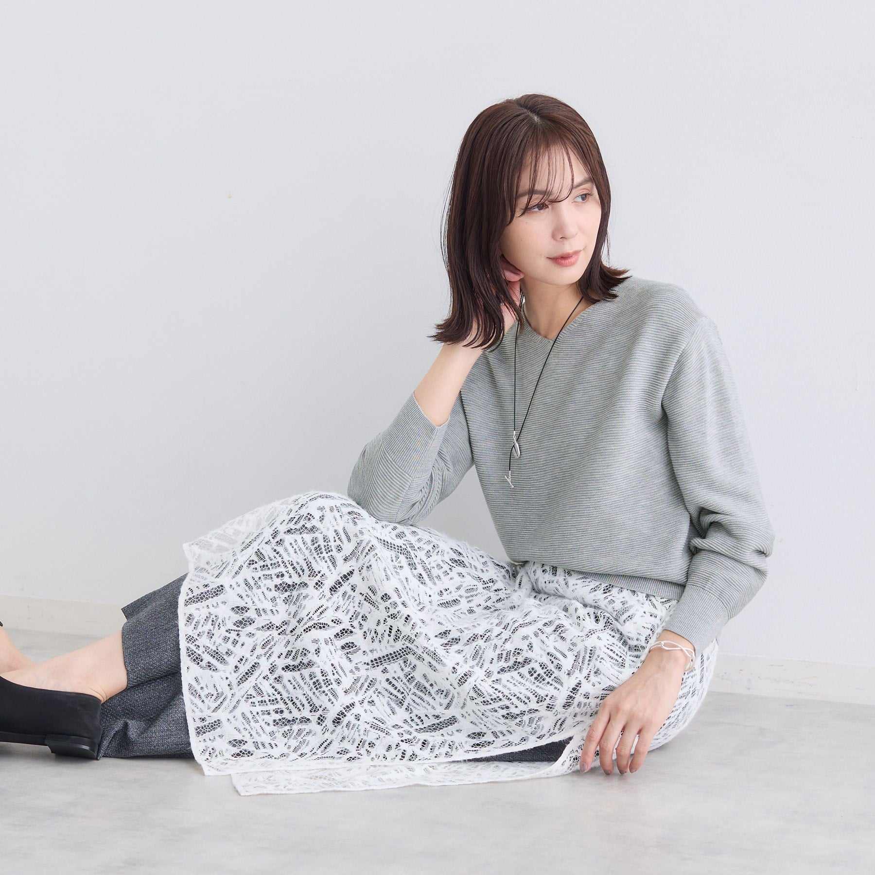 インディヴィ INDIVI 【ウール混ラメ素材】Vネック煌めきニット (オフホワイト(003)) オフホワイト(003)