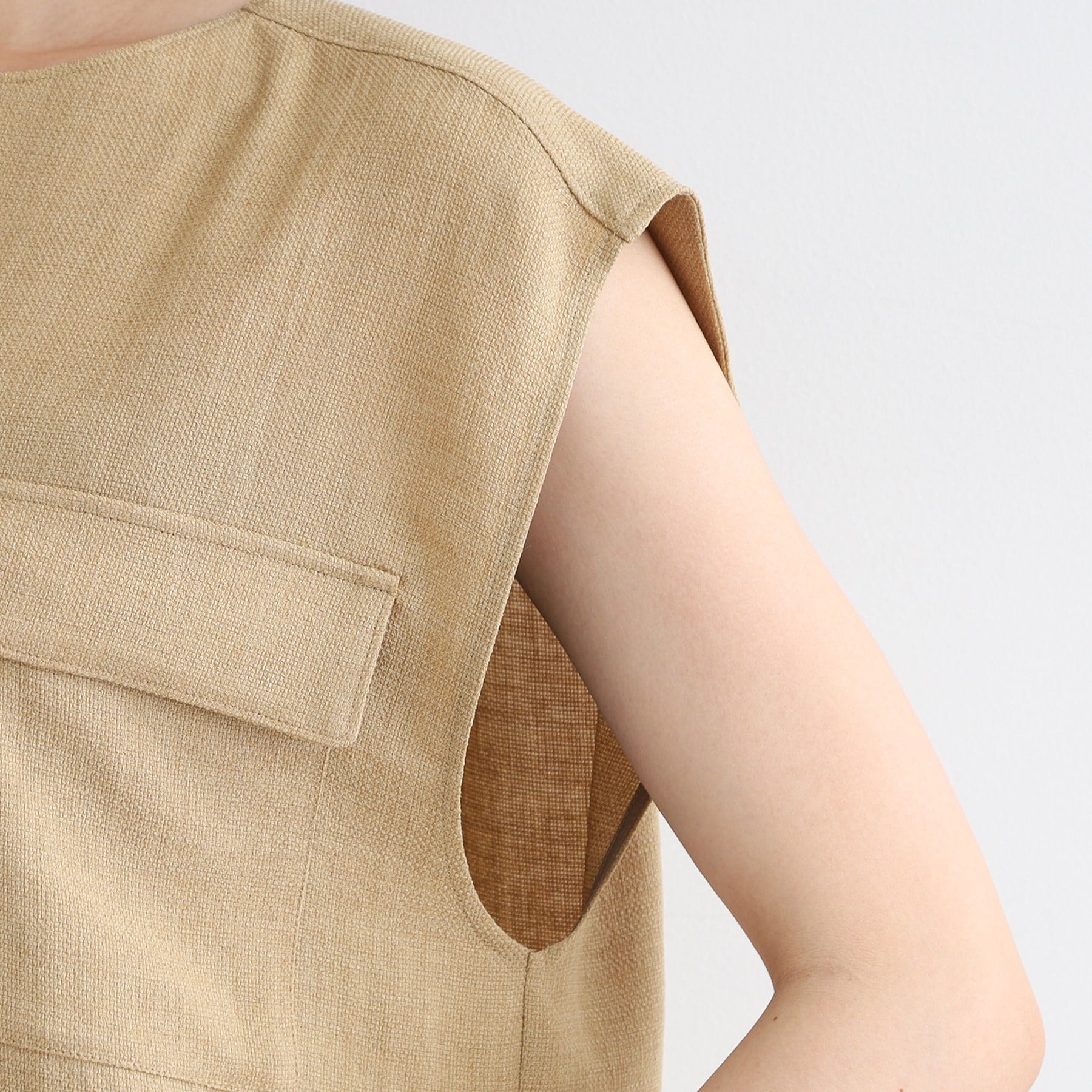 インディヴィ INDIVI 【洗える/日本製/SETUP可能】トリアセテート混ベストブラウス (オーク(034)) オーク(034)