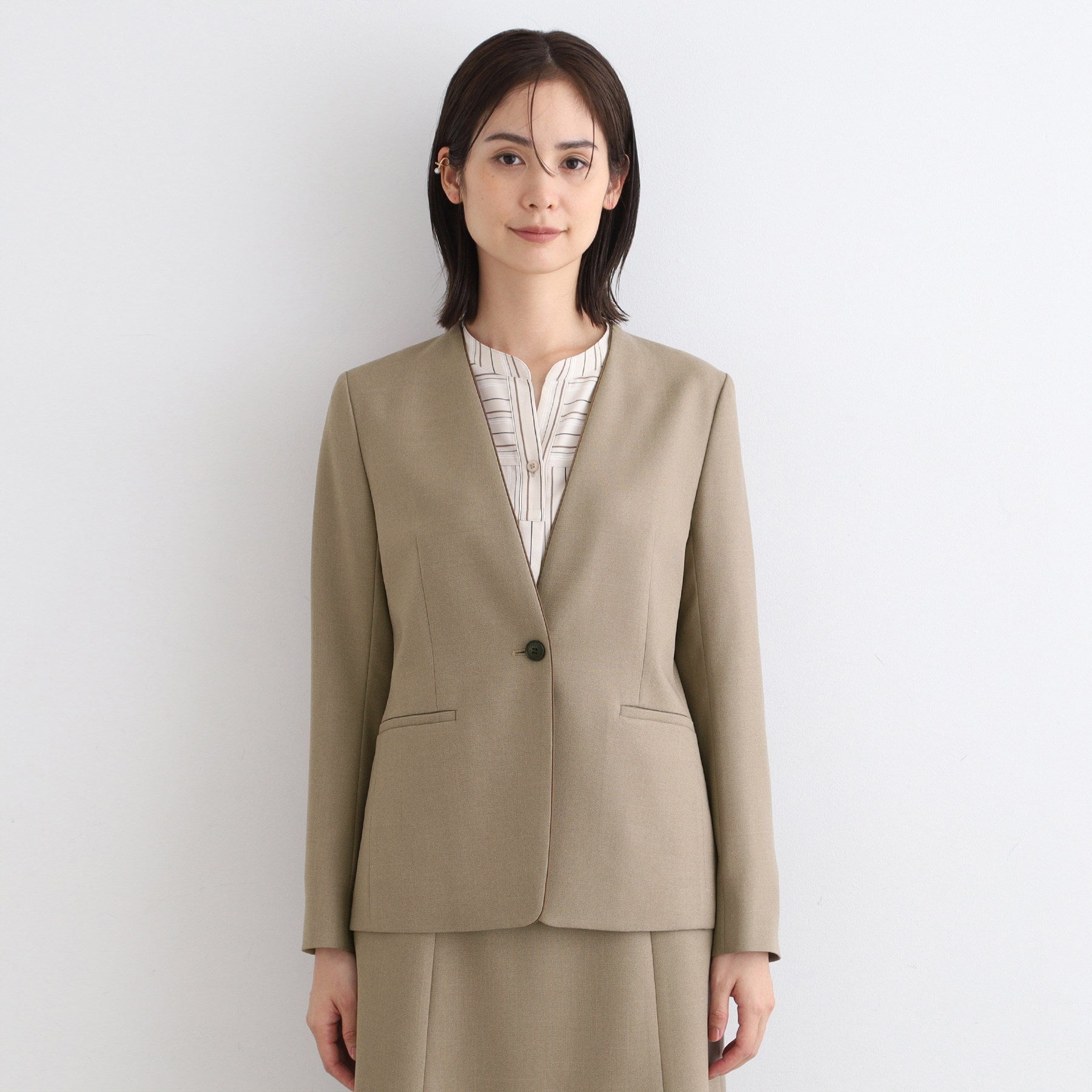 インディヴィ INDIVI 【洗える/UVケア/定番スーツ】ウール調ノーカラージャケット (ピンクベージュ(053)) ピンクベージュ(053)