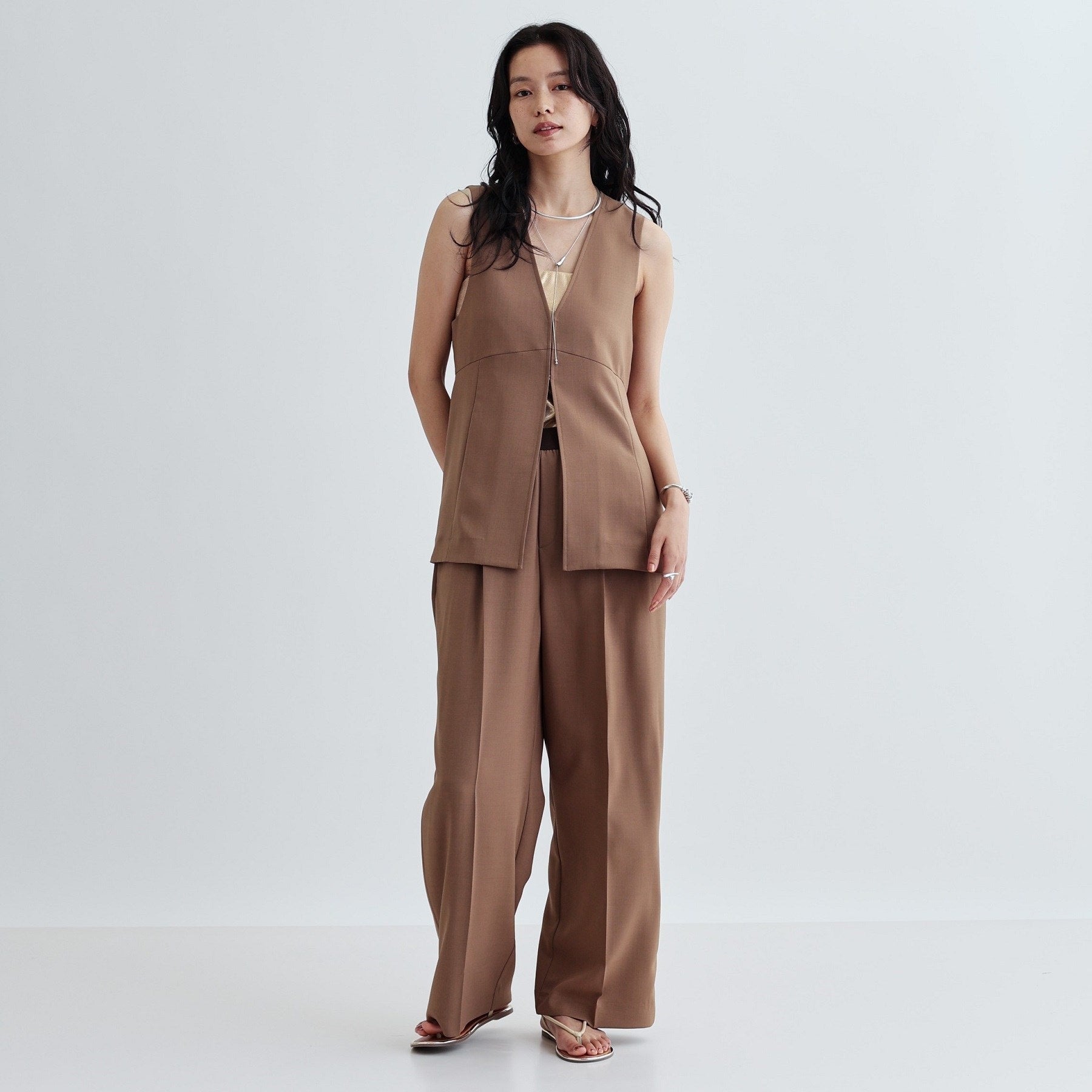 ギャレスト GALLEST 【接触冷感/セットアップ対応】イージーペプラムジレ (キャメルブラウン(041)) キャメルブラウン(041)