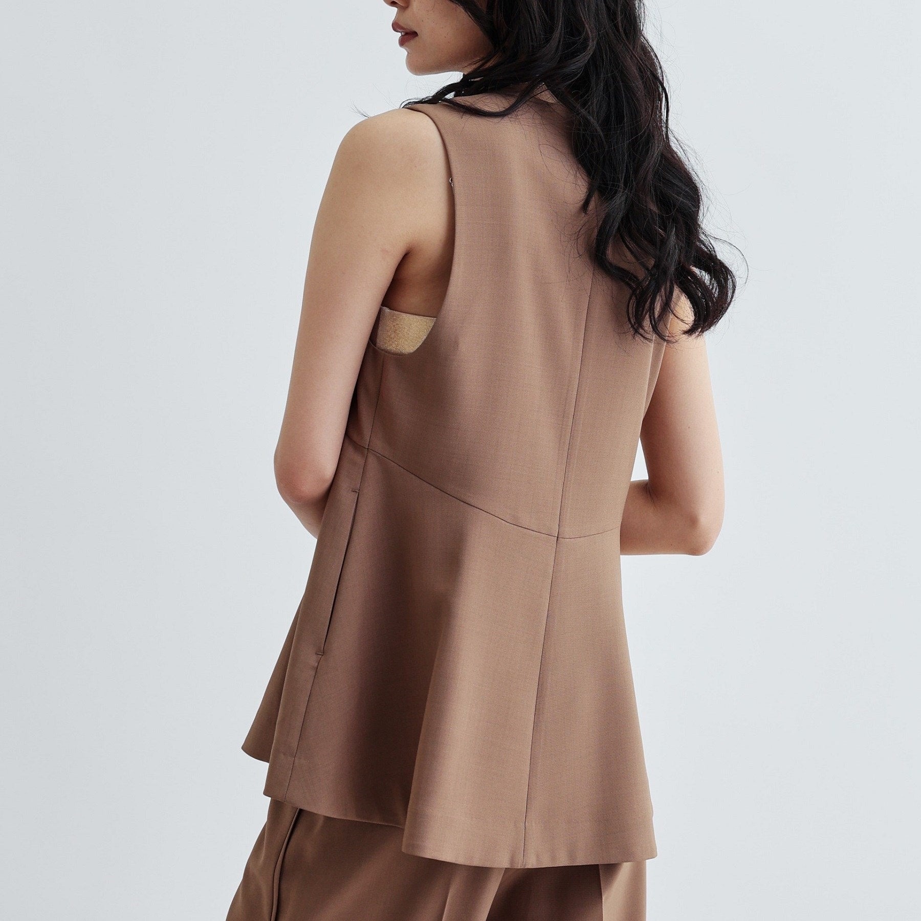 ギャレスト GALLEST 【接触冷感/セットアップ対応】イージーペプラムジレ (キャメルブラウン(041)) キャメルブラウン(041)