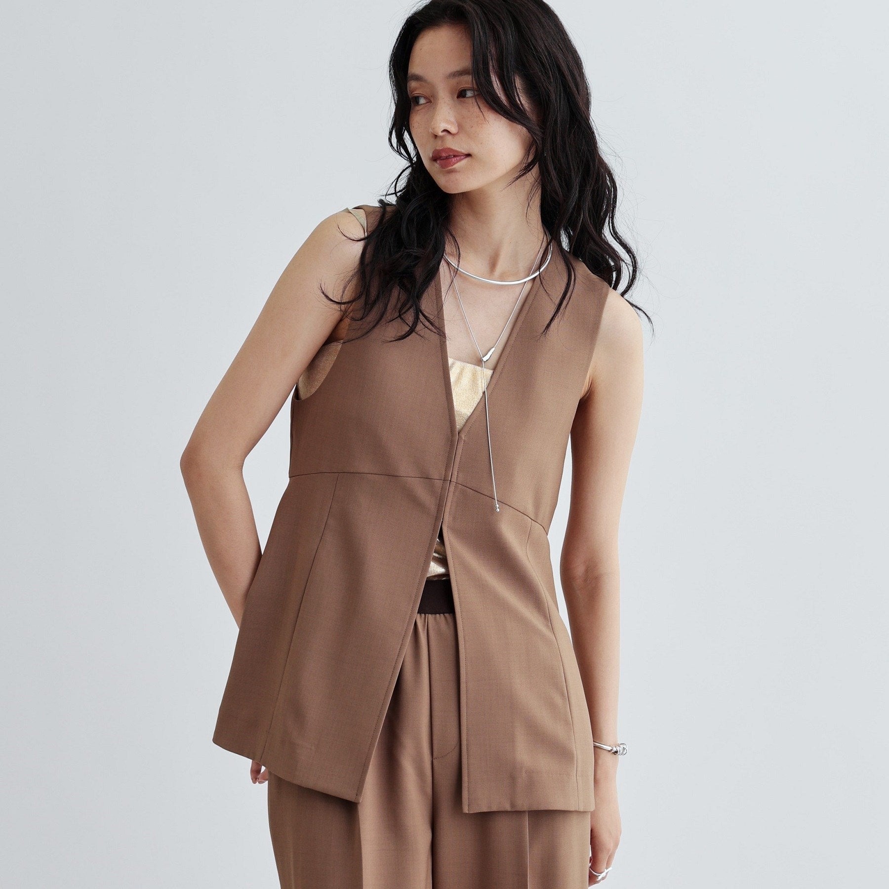 ギャレスト GALLEST 【接触冷感/セットアップ対応】イージーペプラムジレ (キャメルブラウン(041)) キャメルブラウン(041)