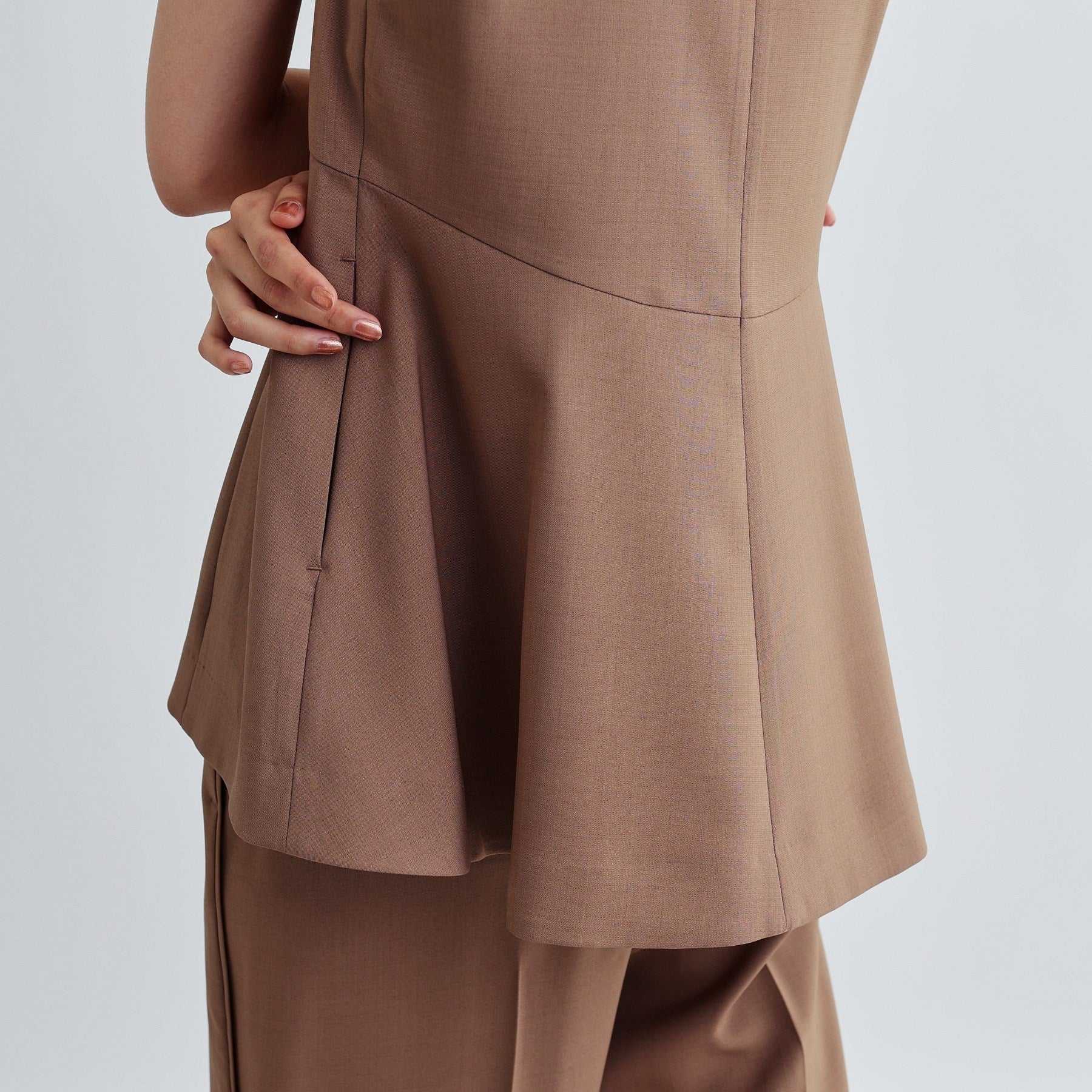 ギャレスト GALLEST 【接触冷感/セットアップ対応】イージーペプラムジレ (キャメルブラウン(041)) キャメルブラウン(041)
